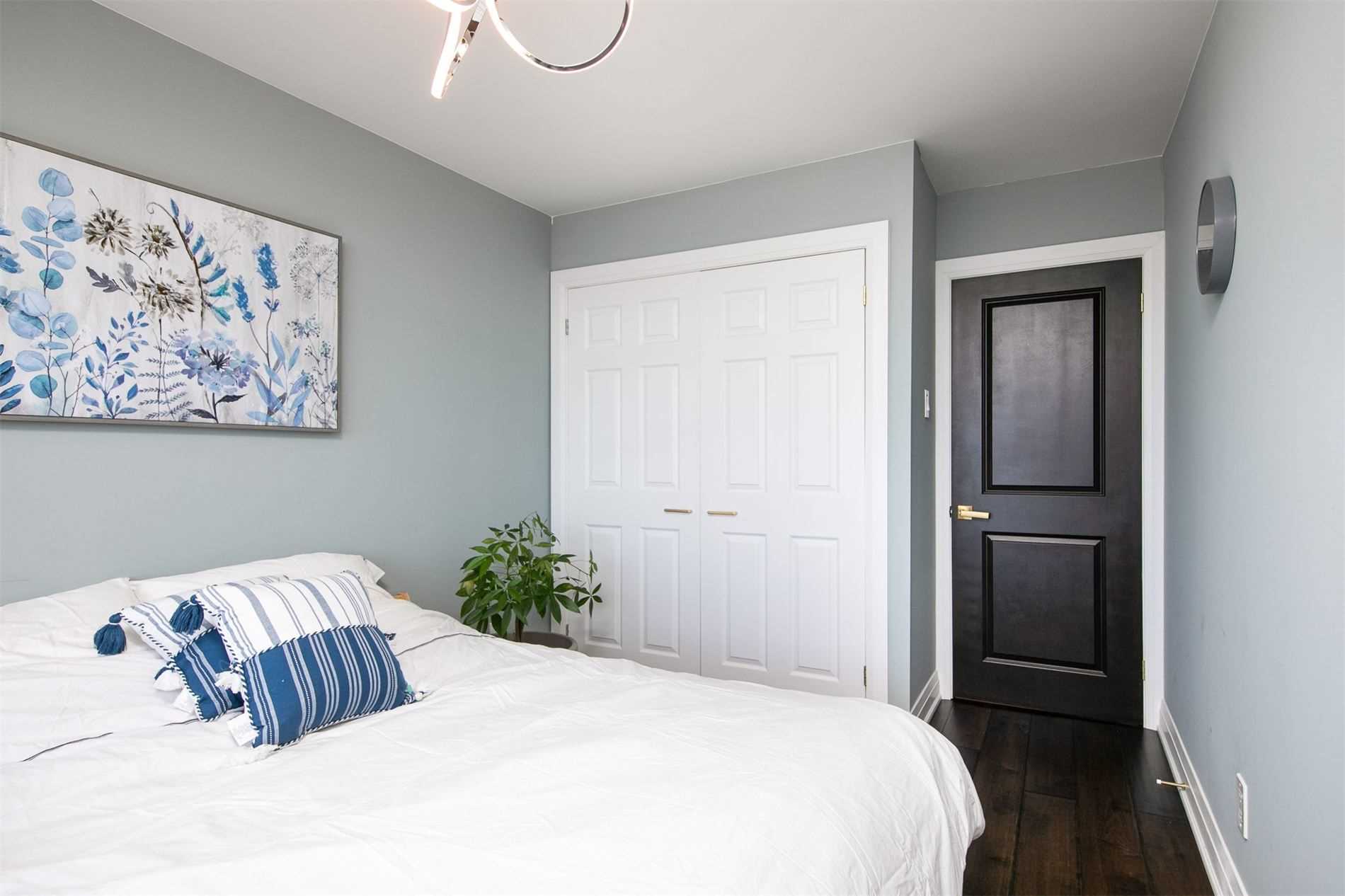 8111 Yonge St, #1712