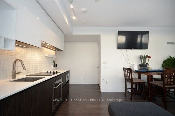 898 Portage Pkwy, #1709