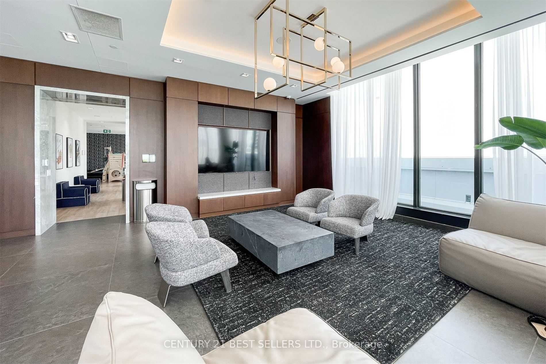 898 Portage Pkwy, #1709