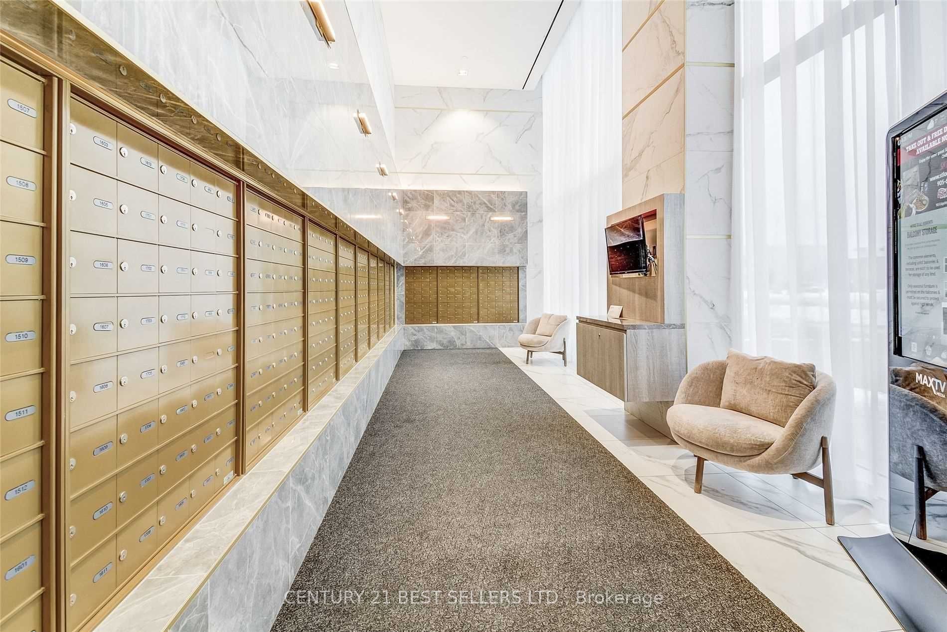 898 Portage Pkwy, #1709