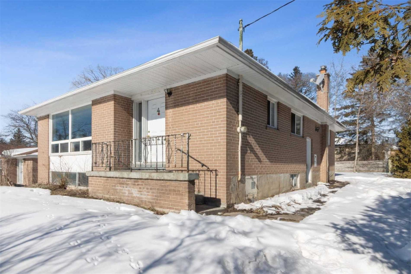 4 Jasper Dr, Aurora