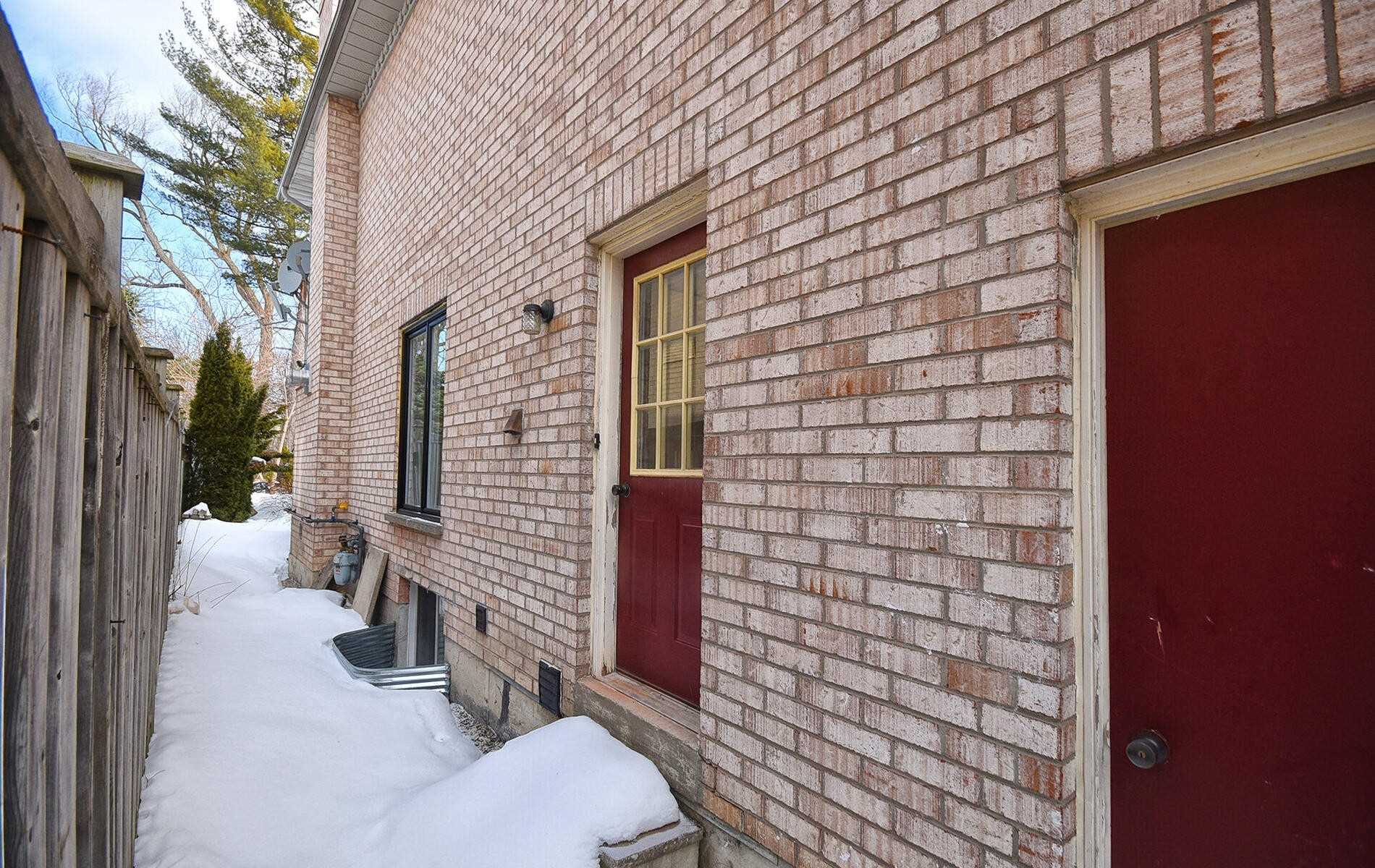 #B - 97 Luba Ave, Richmond Hill