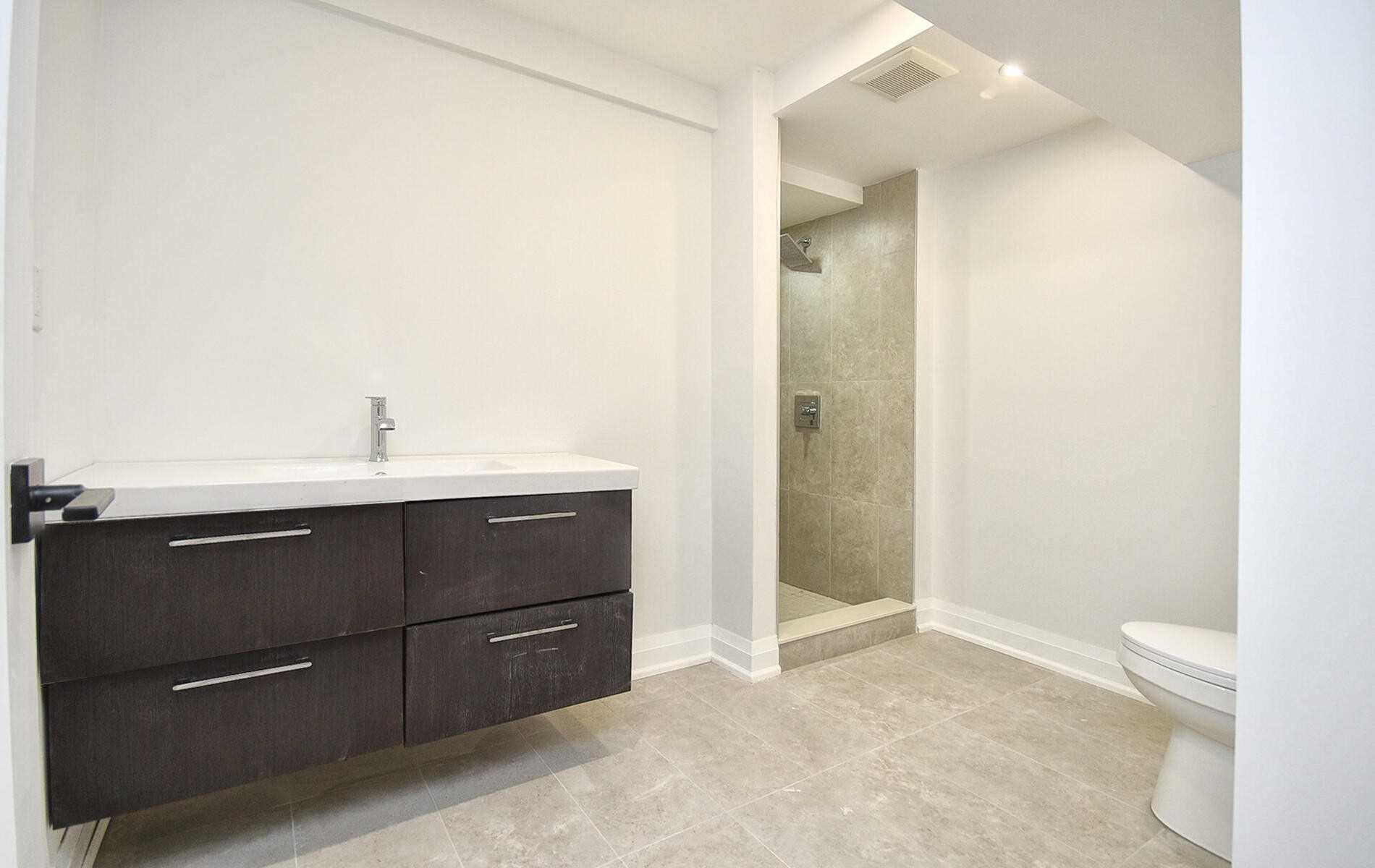 #B - 97 Luba Ave, Richmond Hill