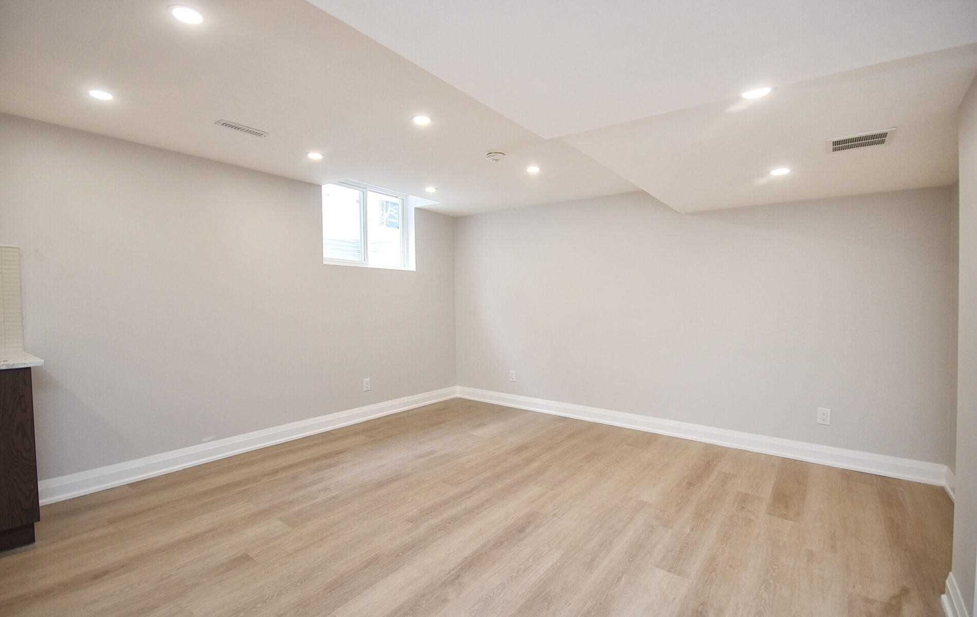 #B - 97 Luba Ave, Richmond Hill