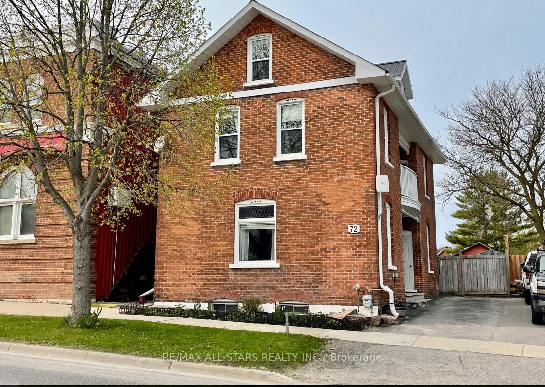 72 River St