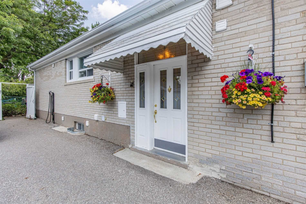 283 Taylor Mills Dr N, Richmond Hill