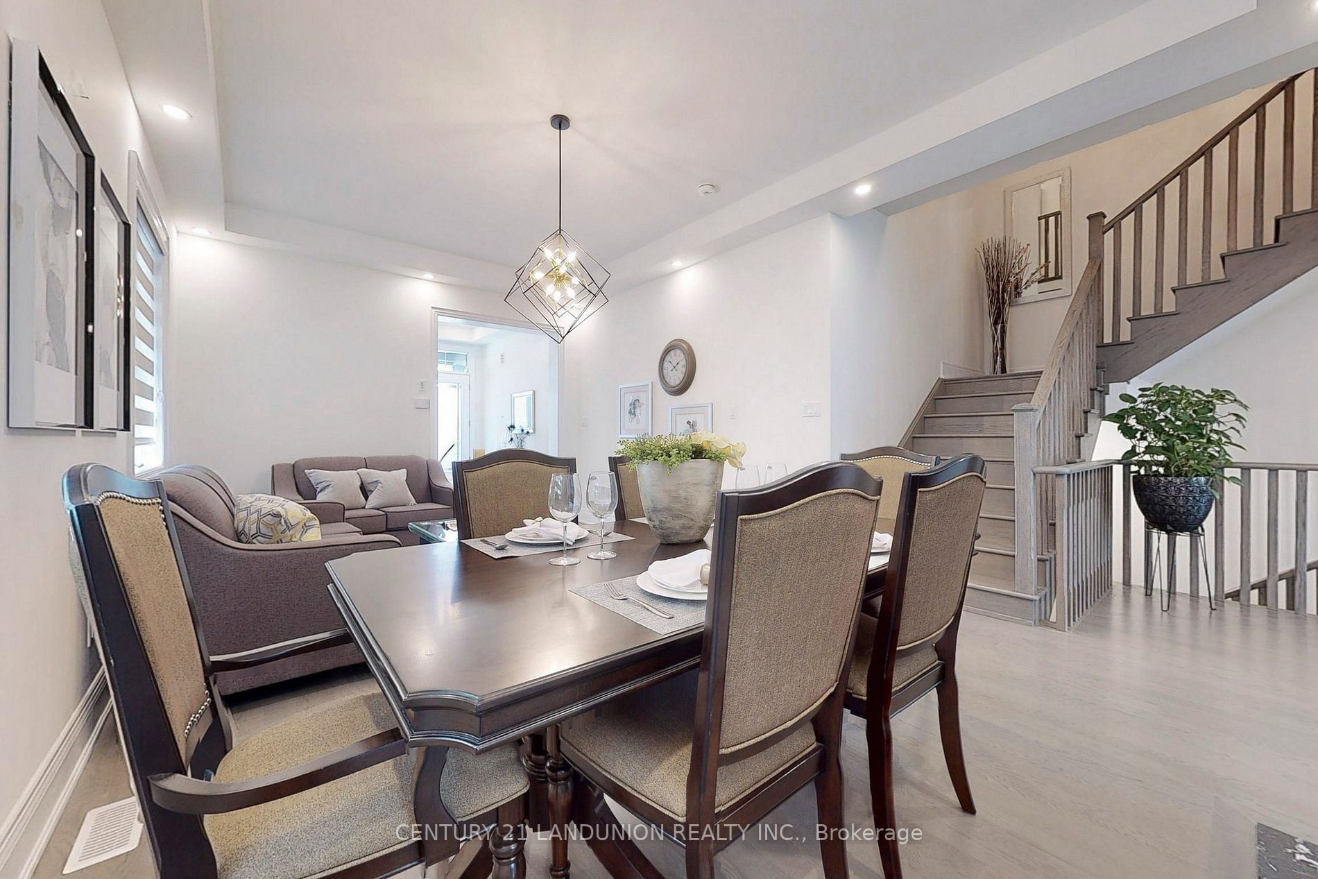 33 Brant Dr