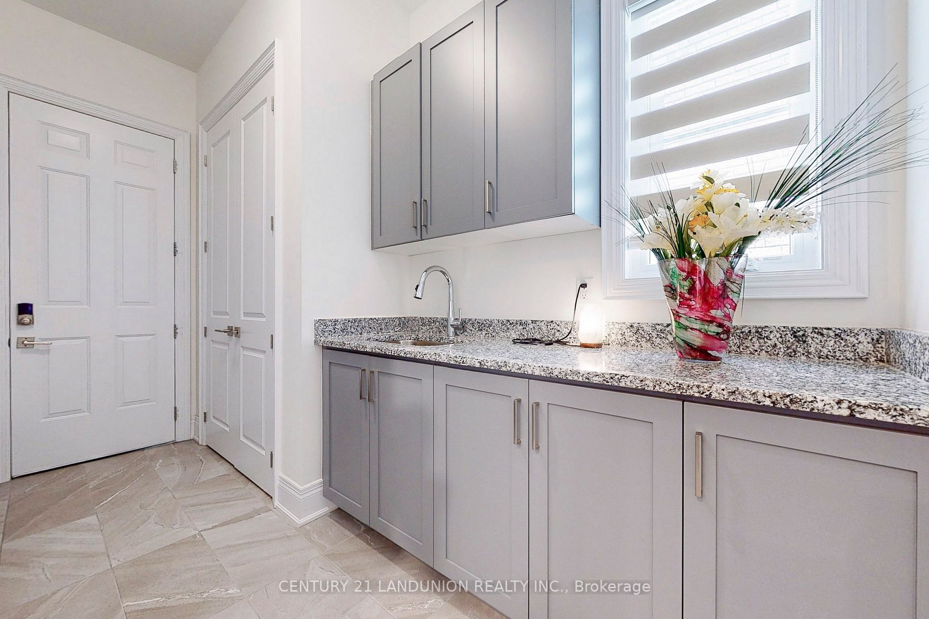 33 Brant Dr