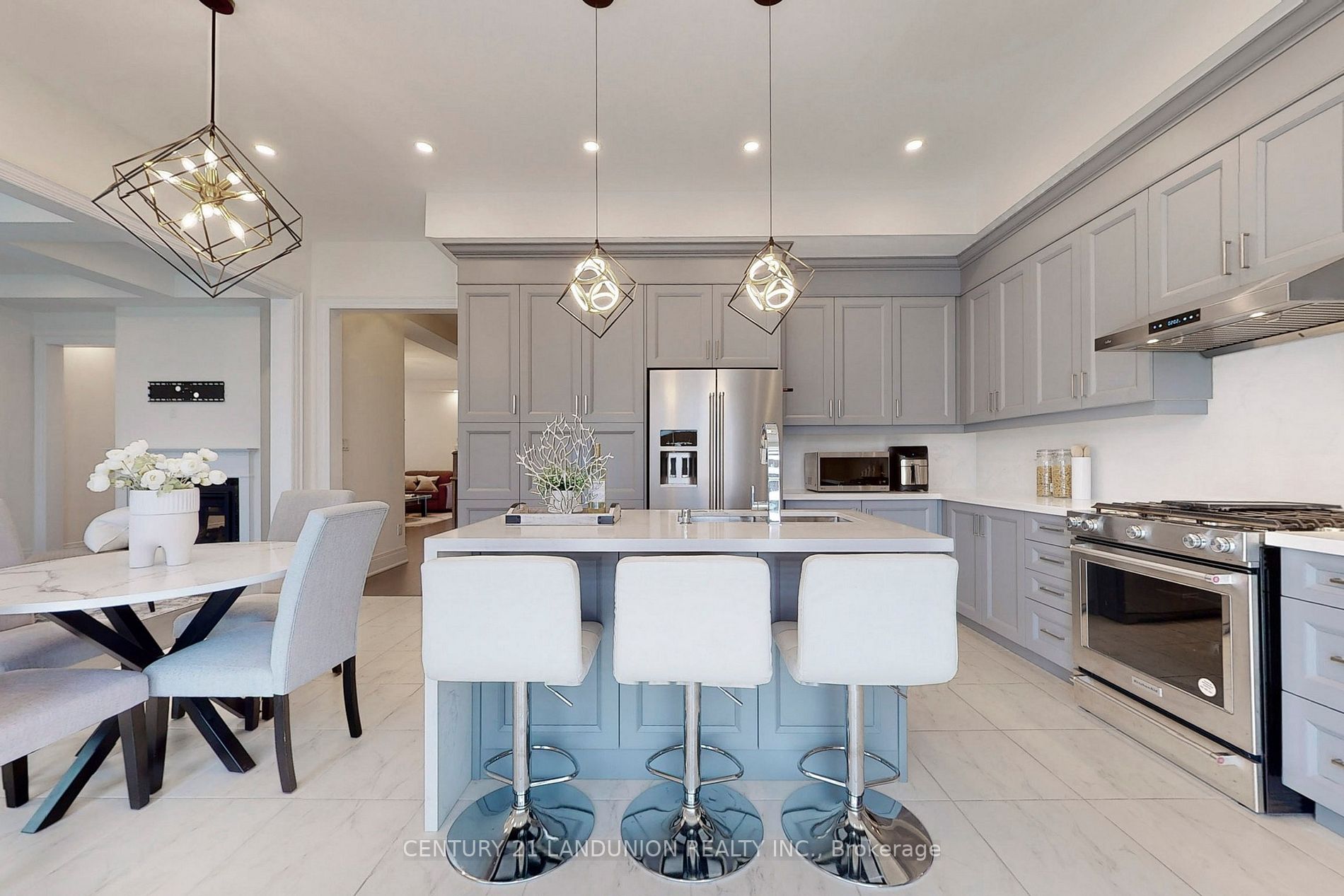 33 Brant Dr
