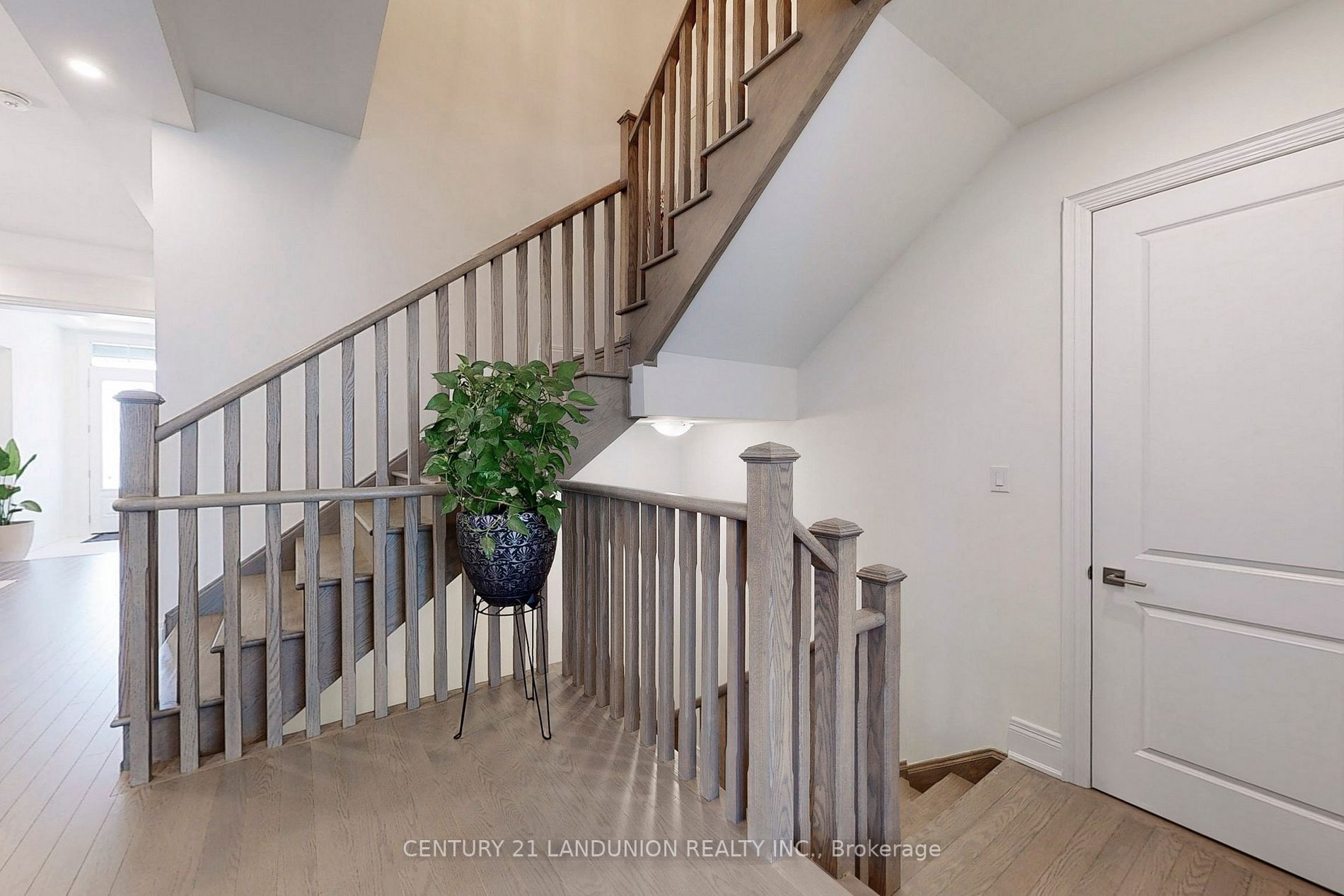 33 Brant Dr