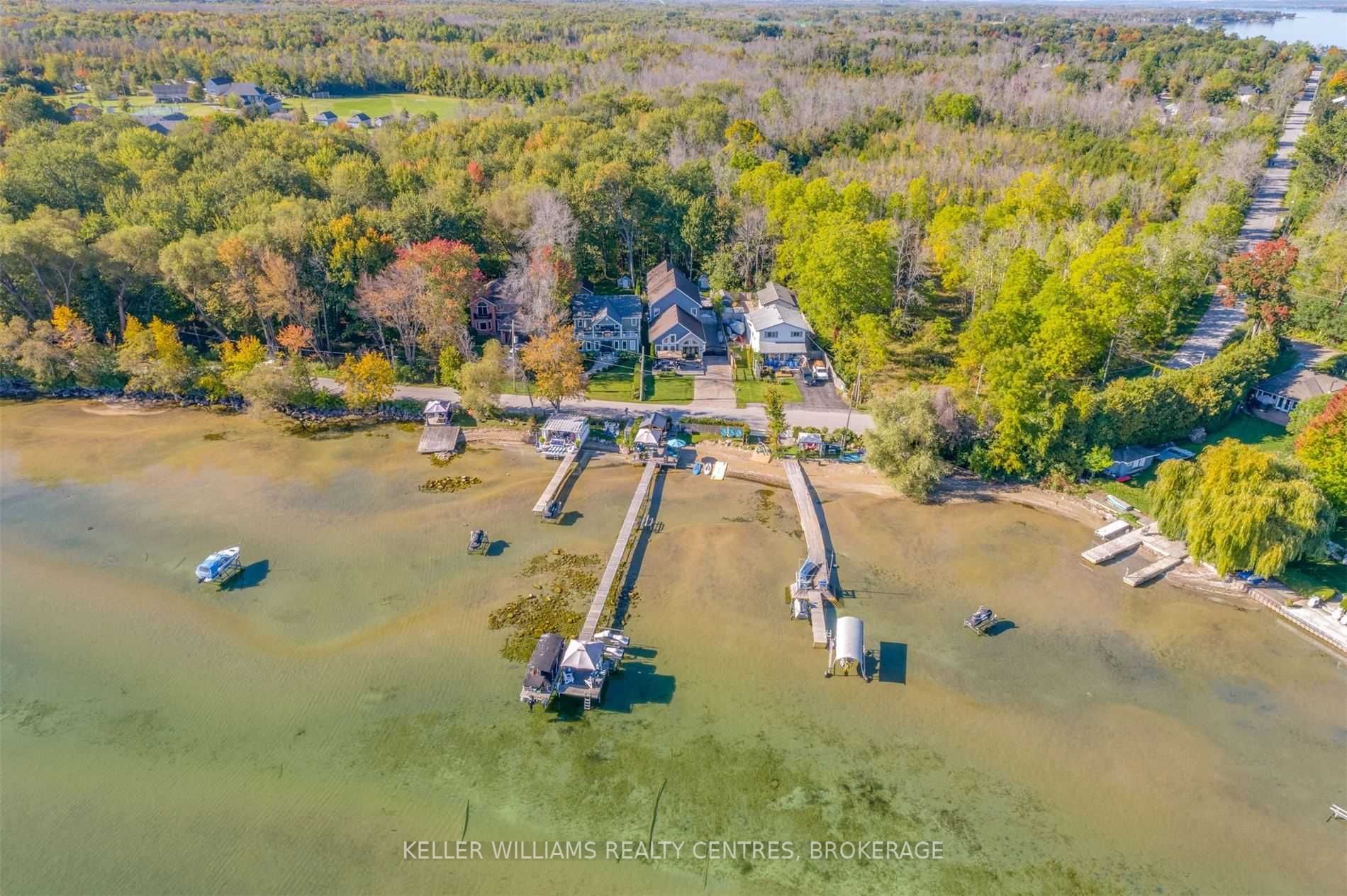 713 Lake Dr E