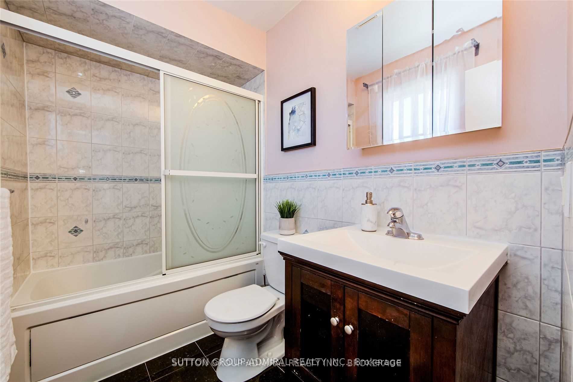 23 Millbank Crt