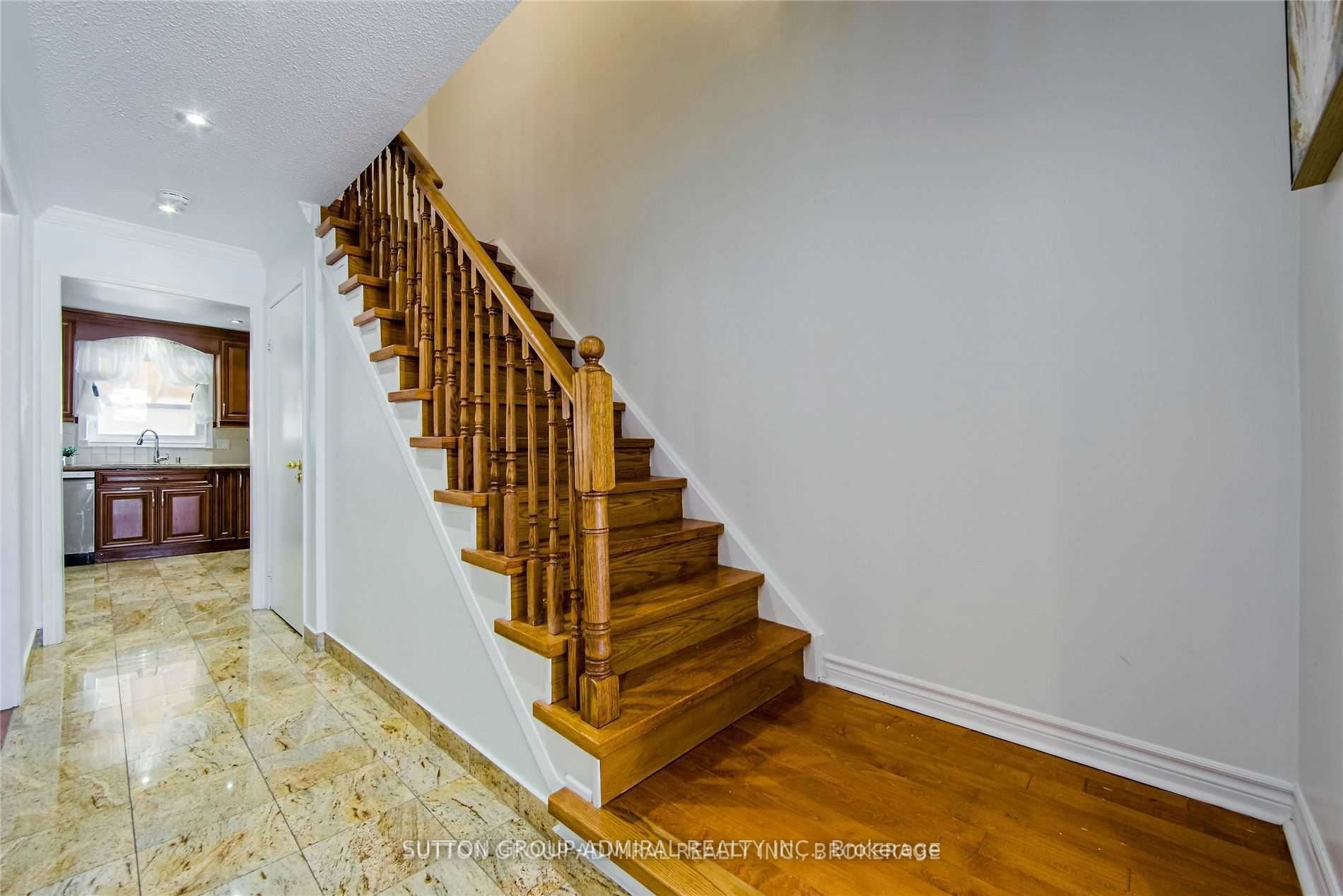 23 Millbank Crt