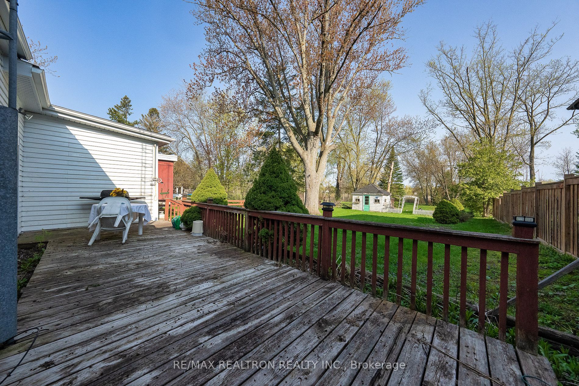 32 Douglas Rd