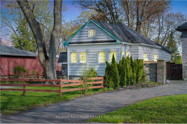 32 Douglas Rd, Richmond Hill