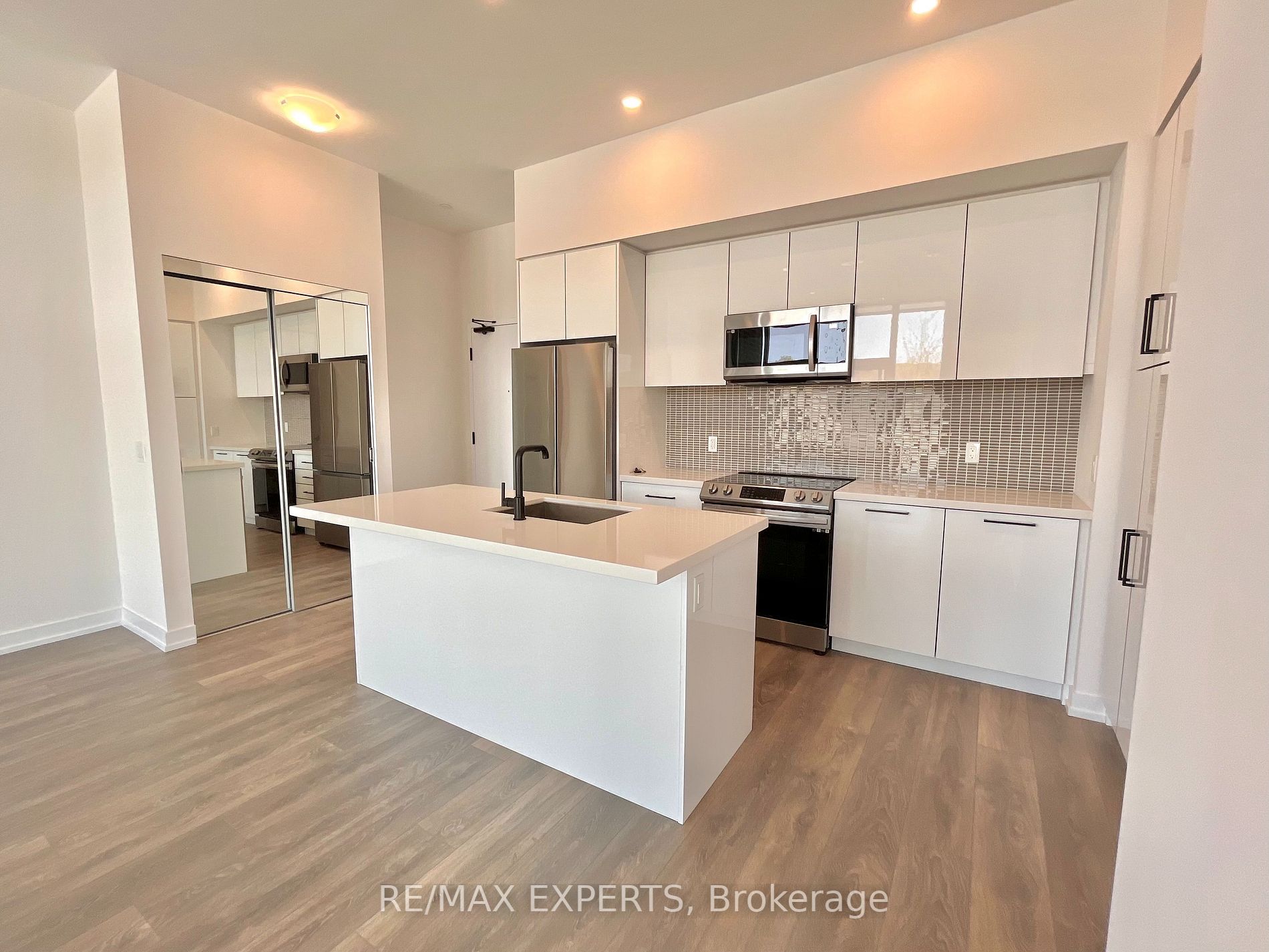 415 Sea Ray Ave, #105