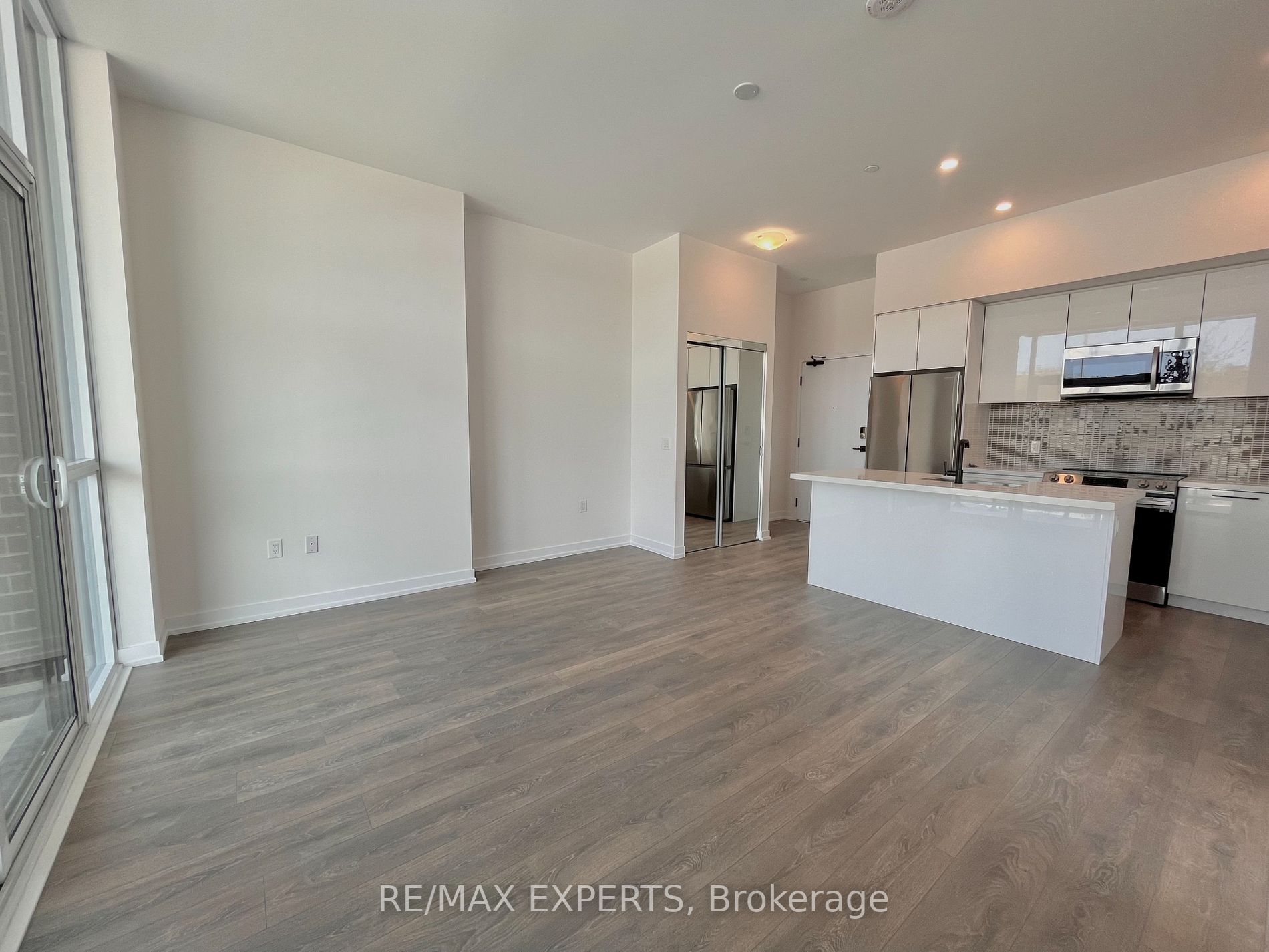 415 Sea Ray Ave, #105