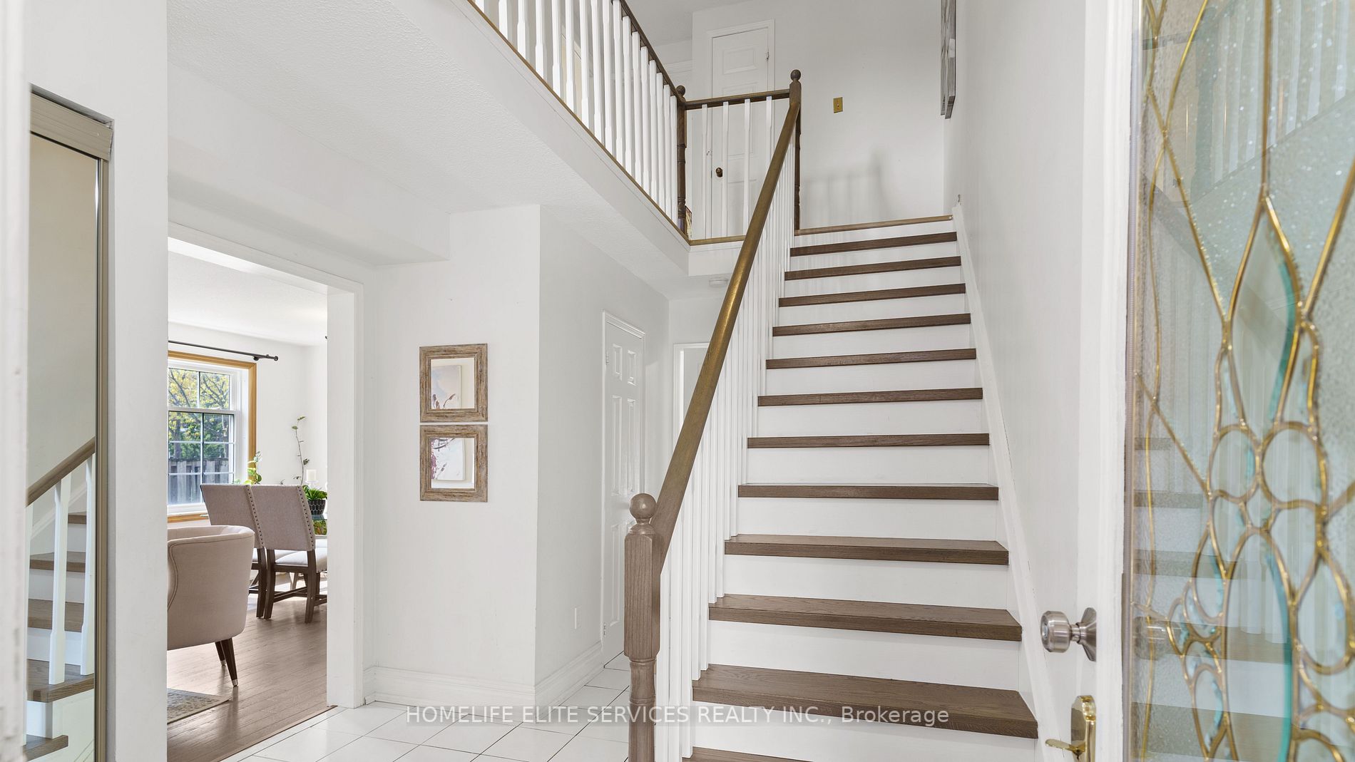 2 Laguna Crescent