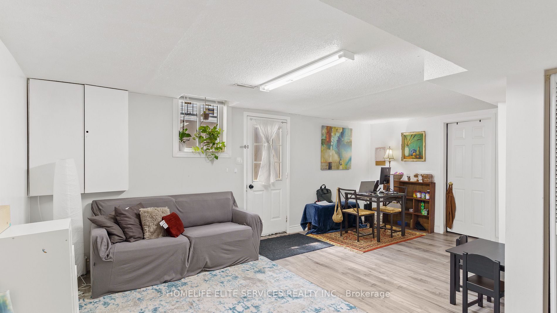 2 Laguna Crescent