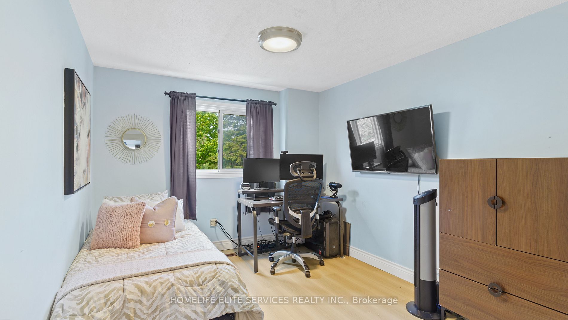 2 Laguna Crescent