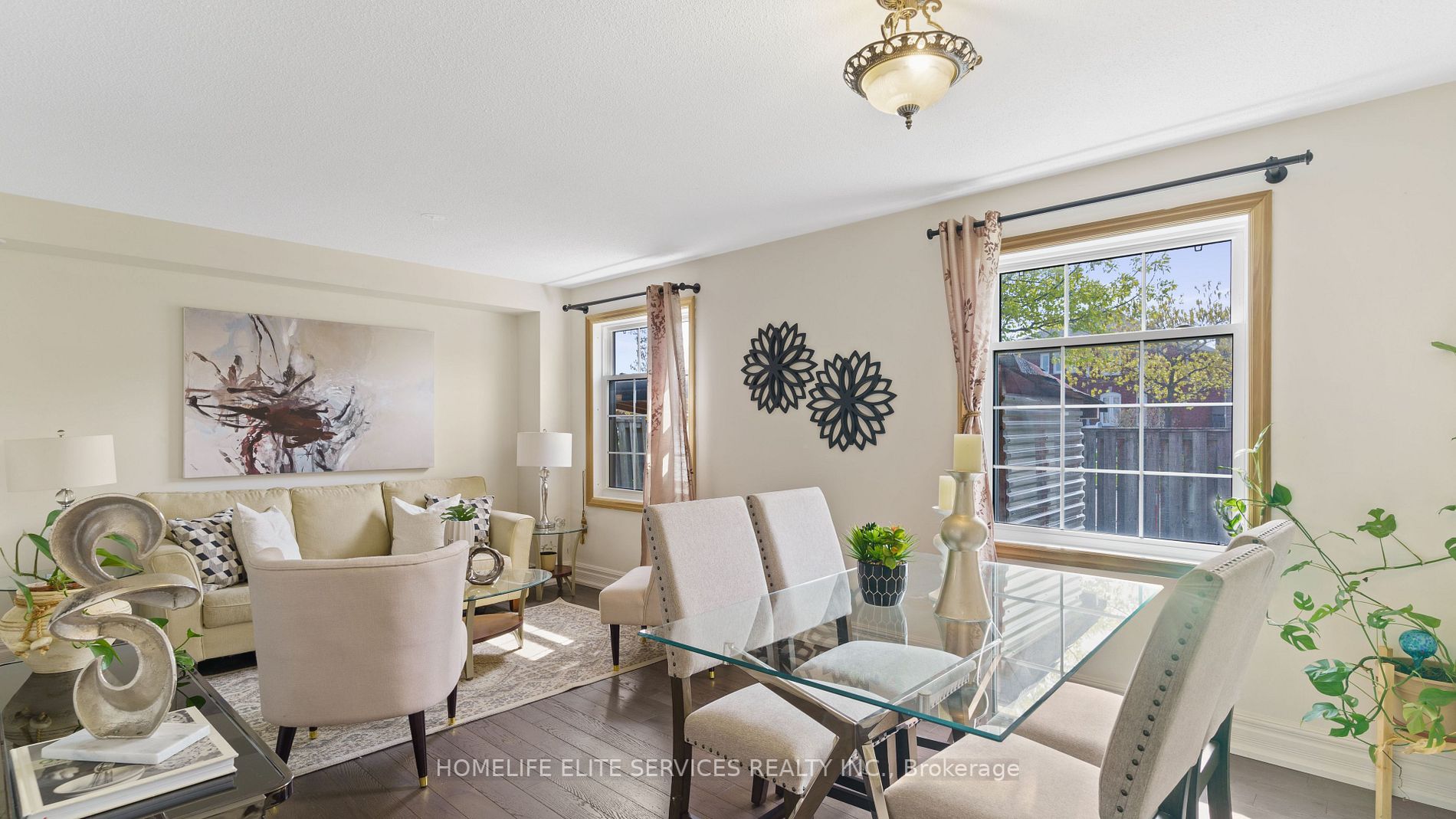 2 Laguna Crescent