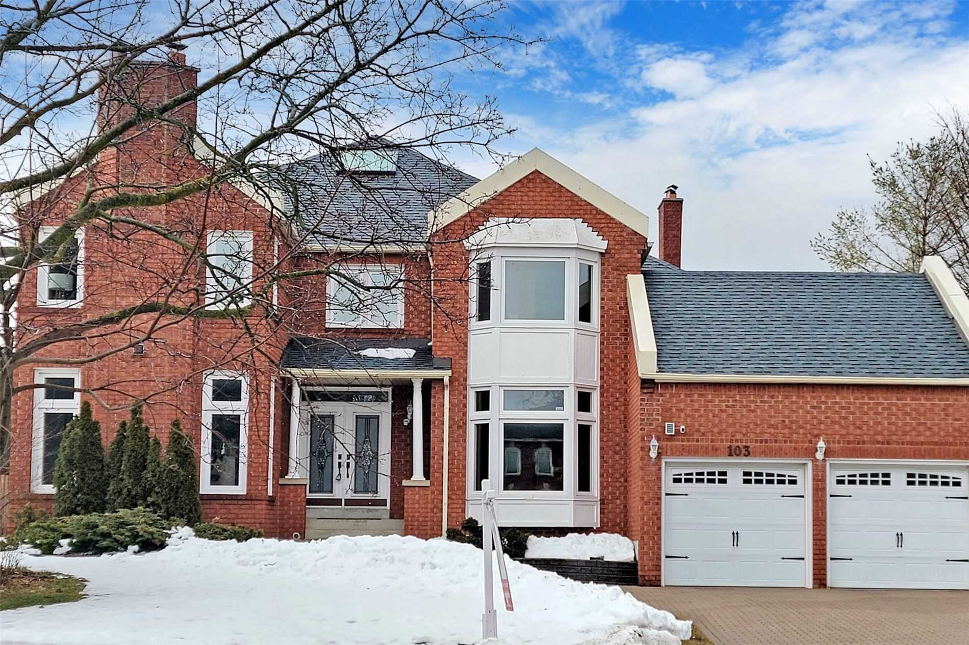 103 Strathearn Ave