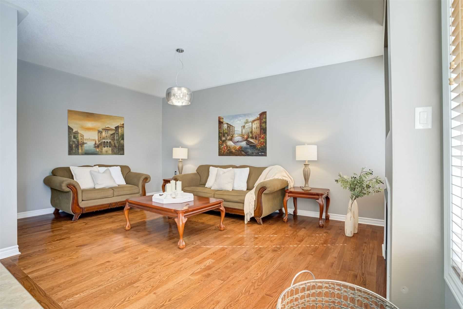 22 Westwind Cres