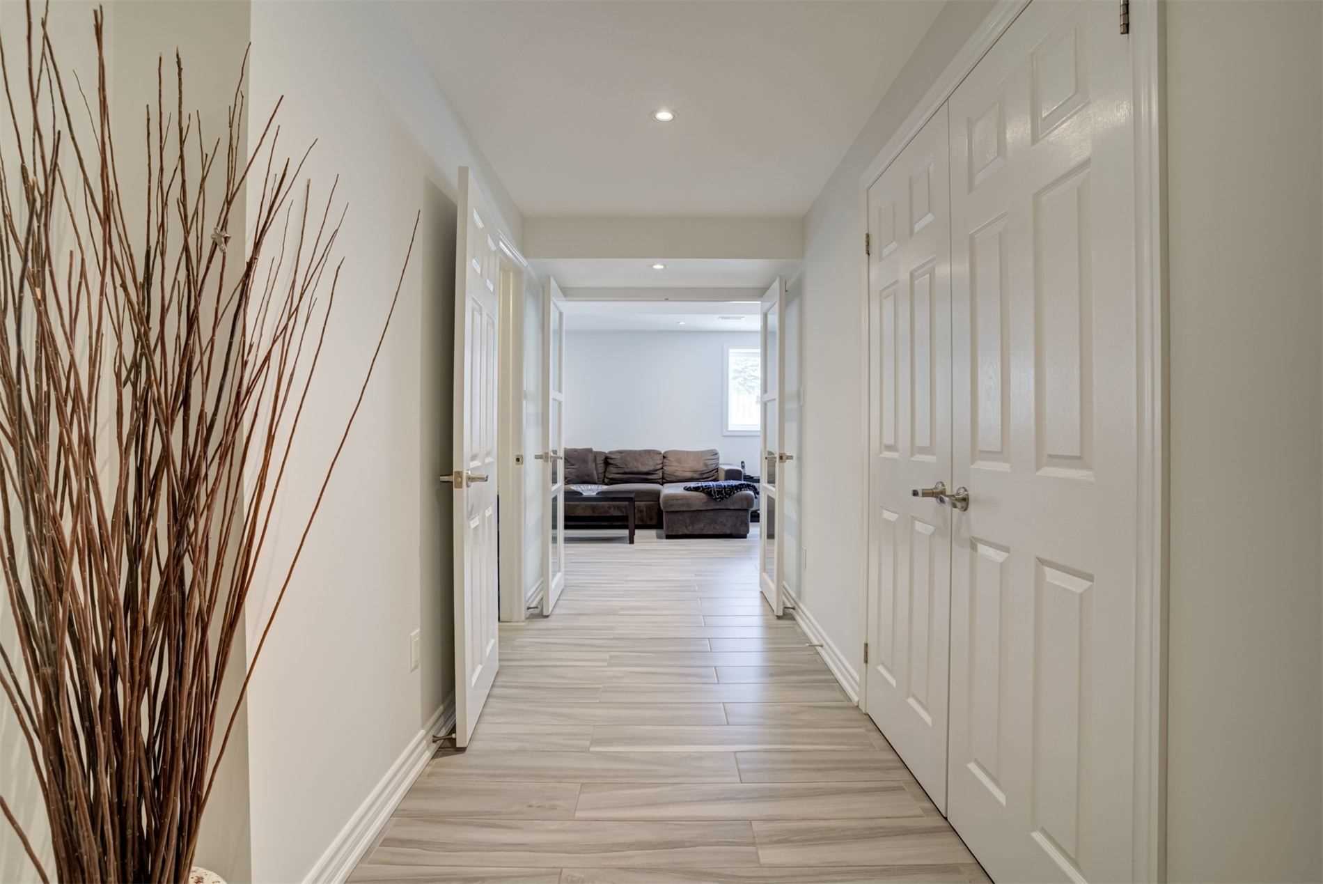 22 Westwind Cres