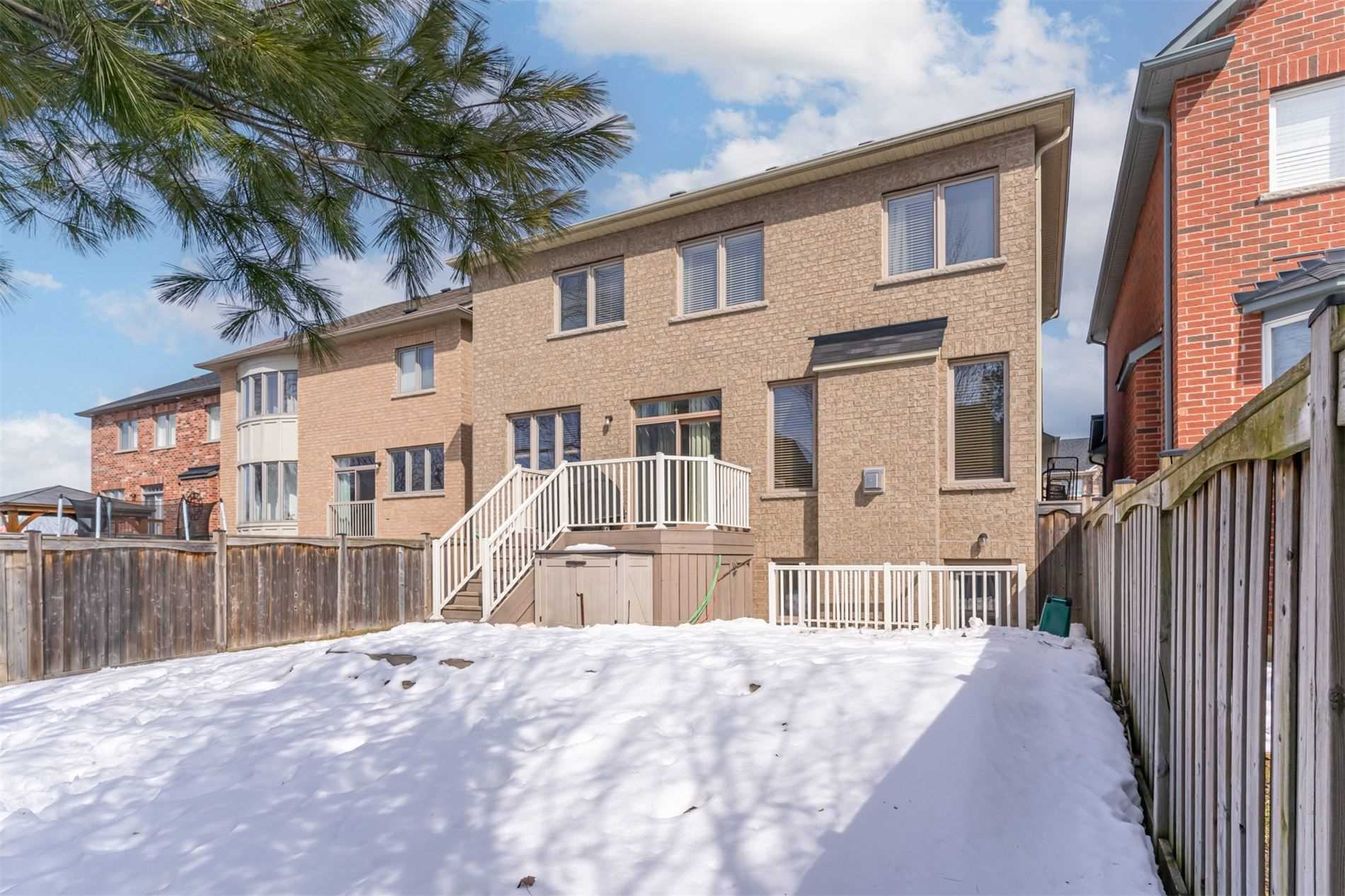 22 Westwind Cres