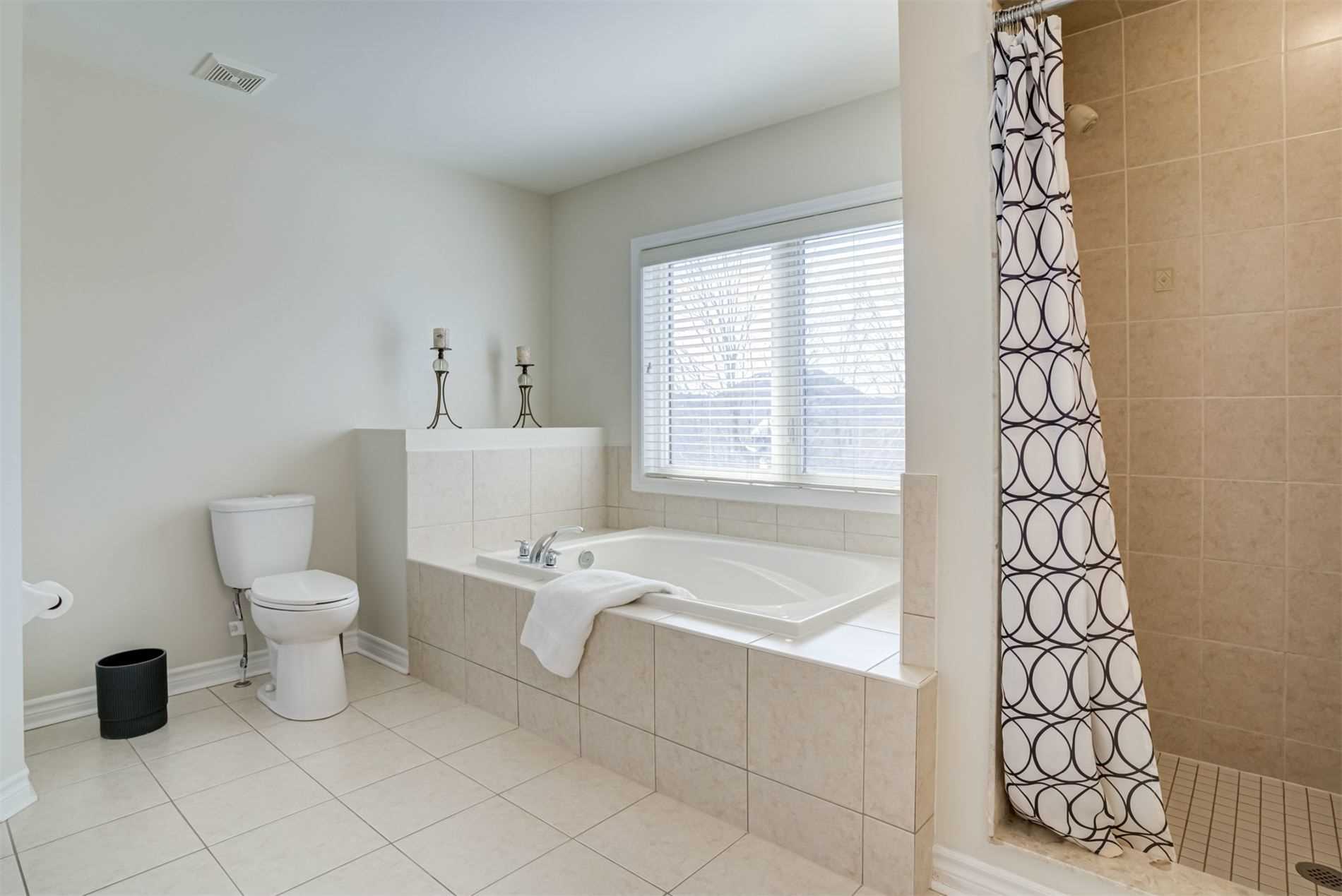22 Westwind Cres