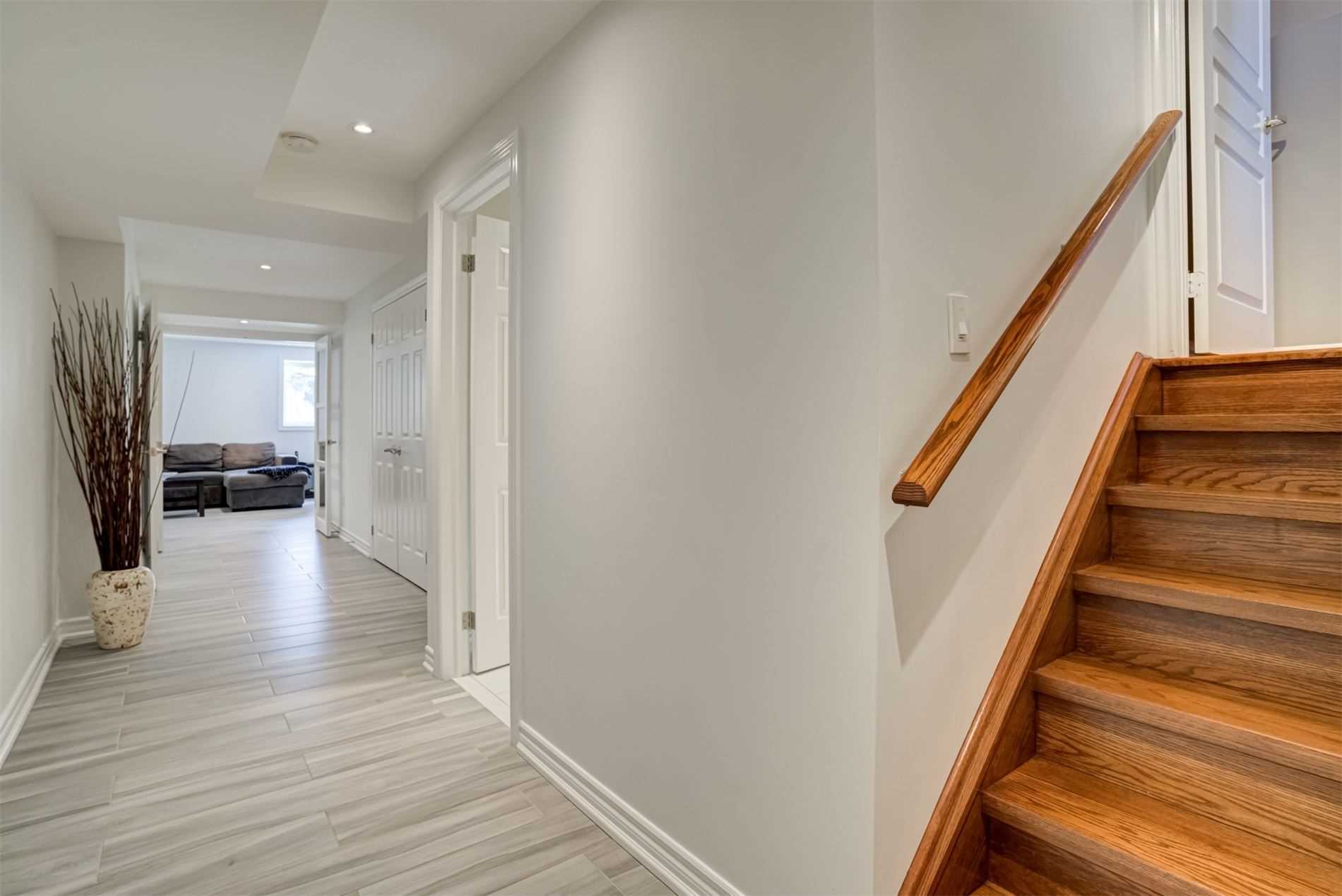 22 Westwind Cres