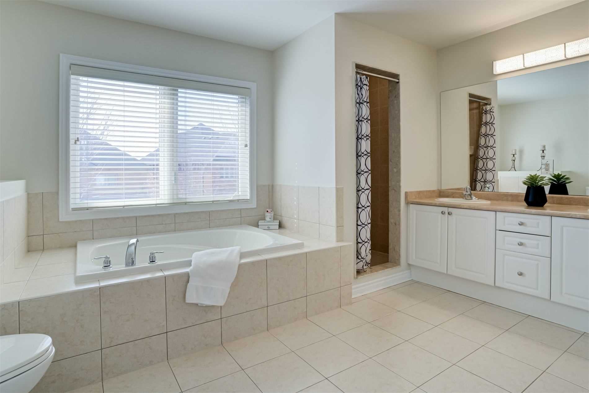 22 Westwind Cres