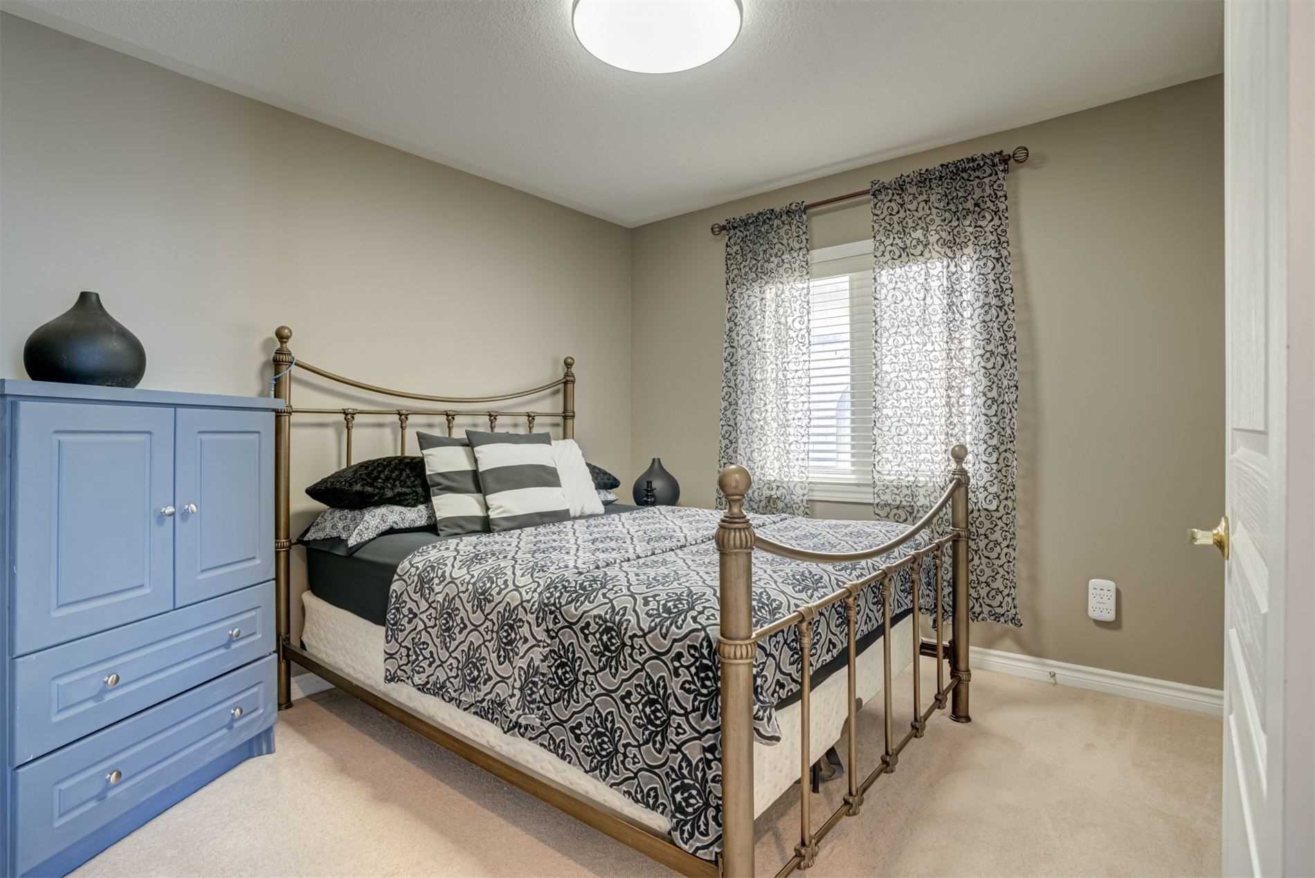 22 Westwind Cres