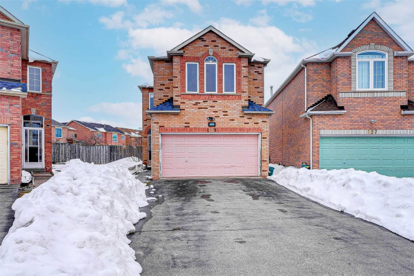 129 Cairncross Cres, Markham