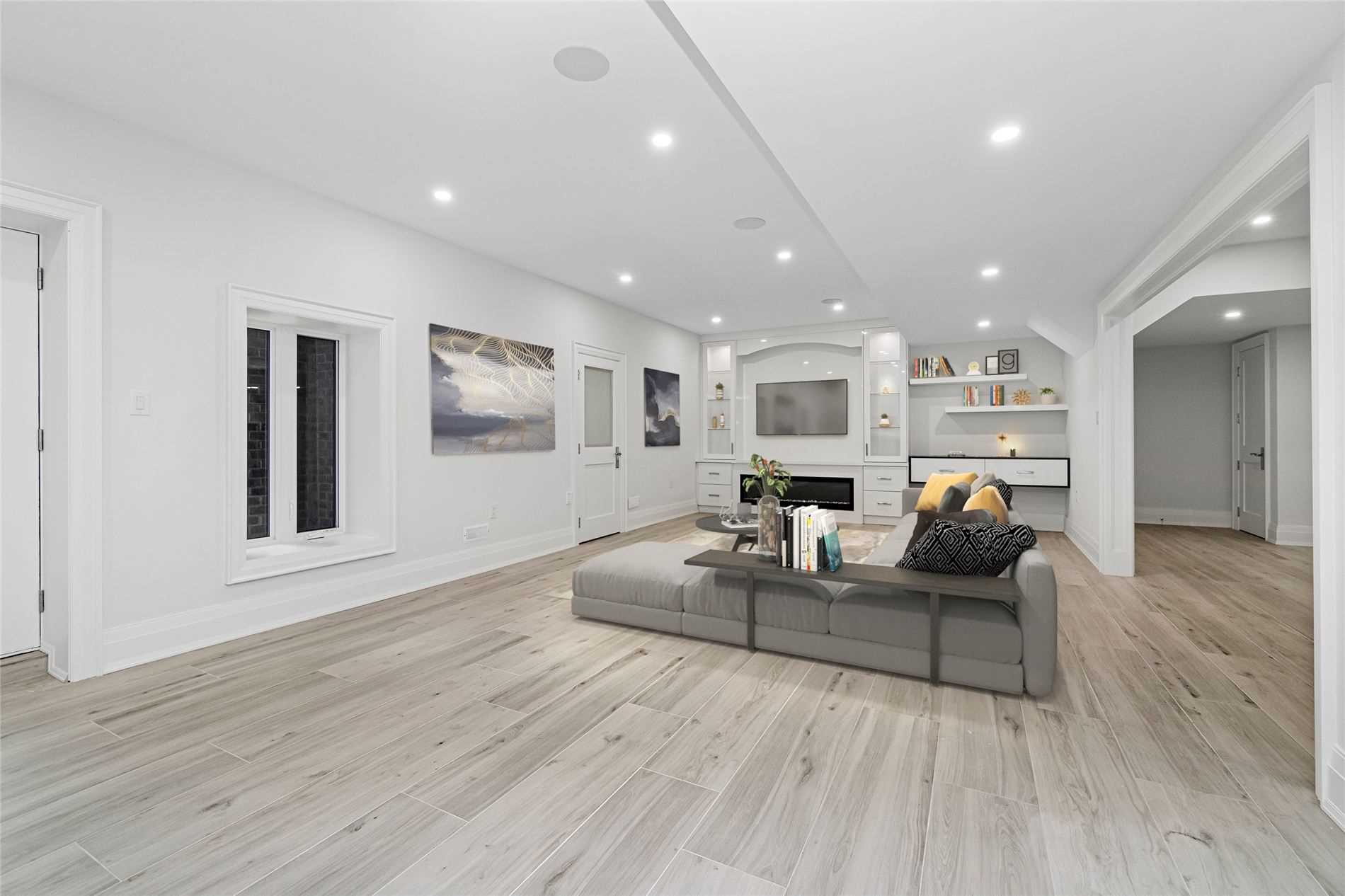 70 Langstaff Rd W