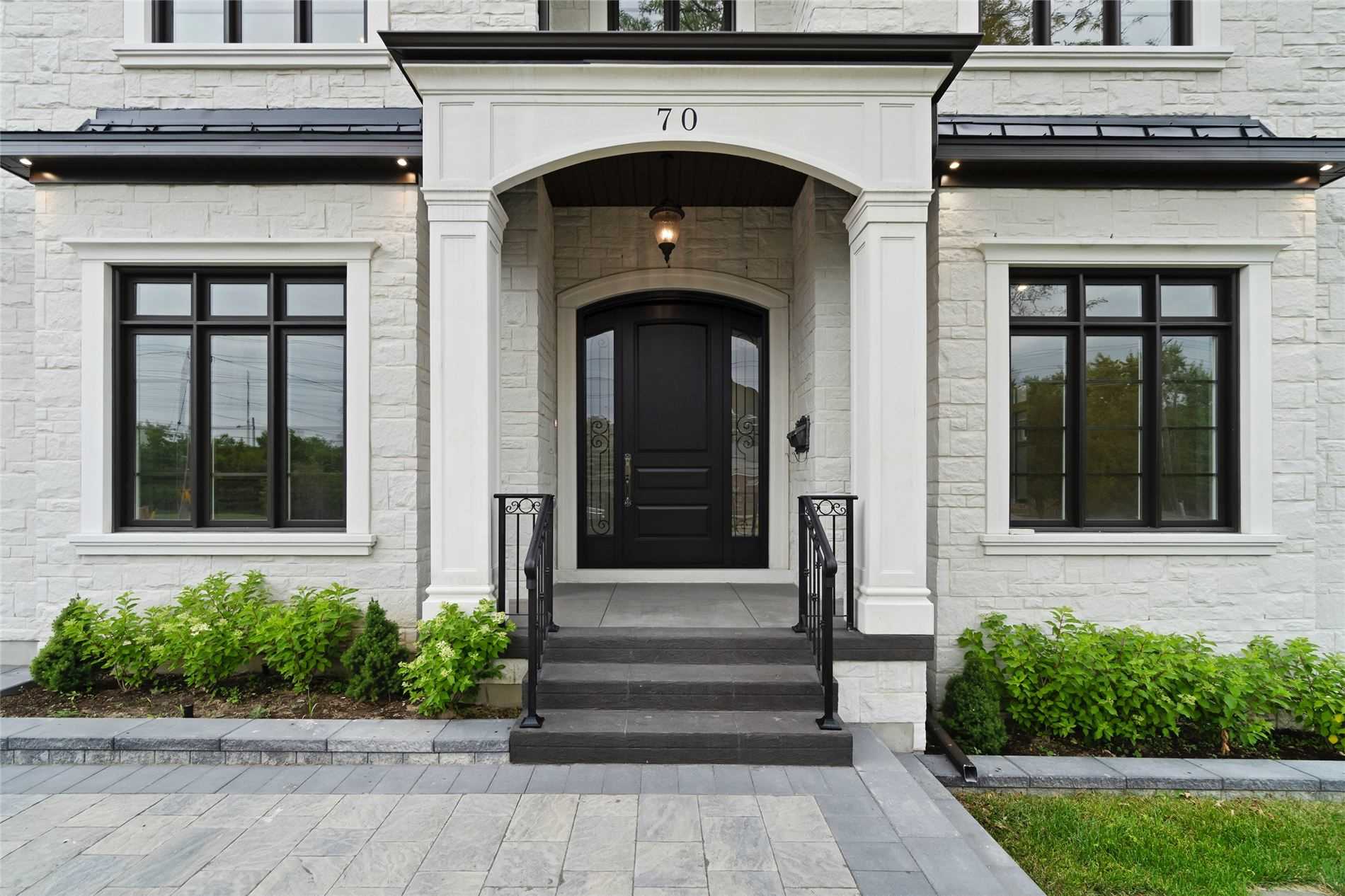 70 Langstaff Rd W