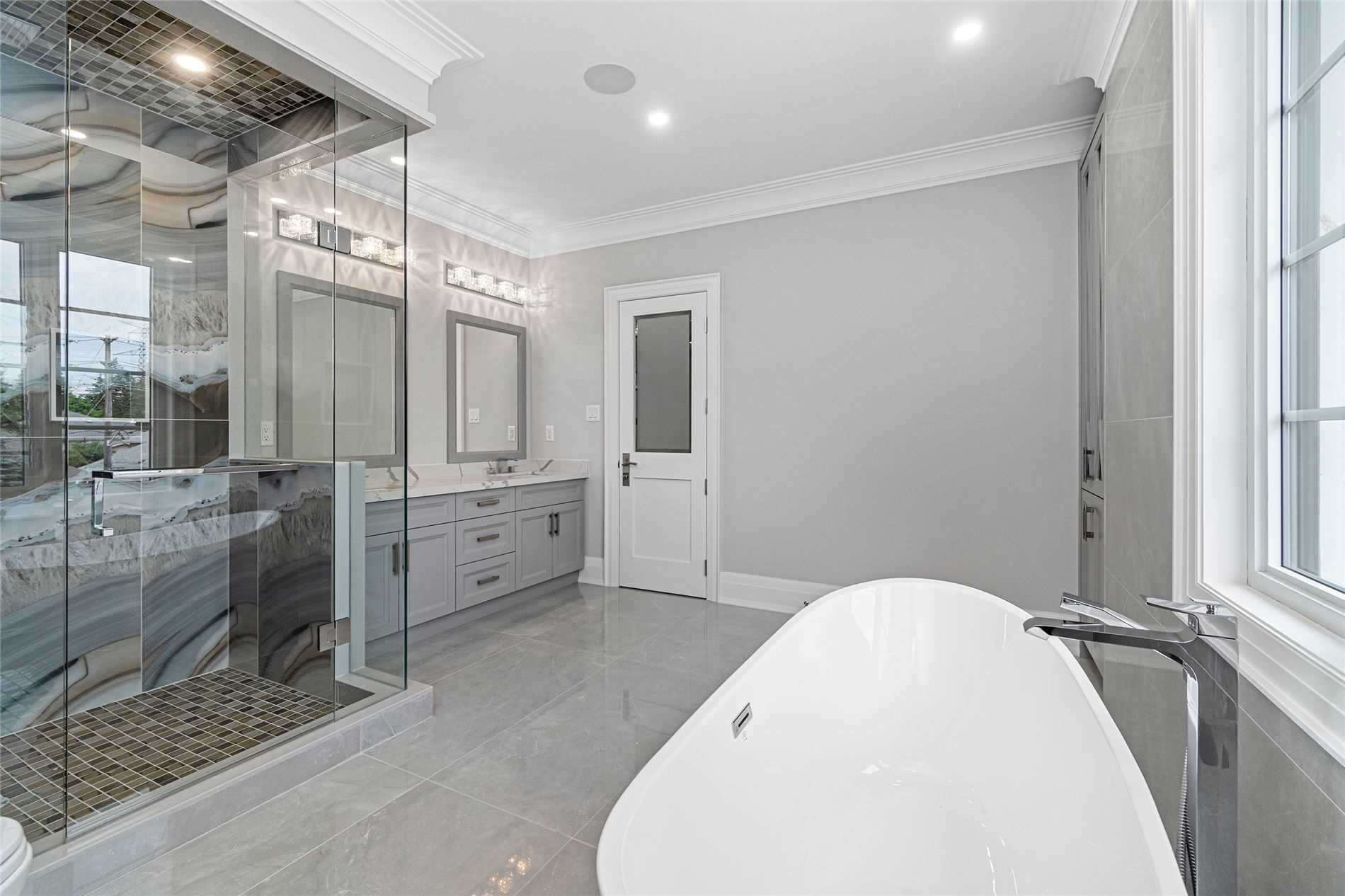 70 Langstaff Rd W