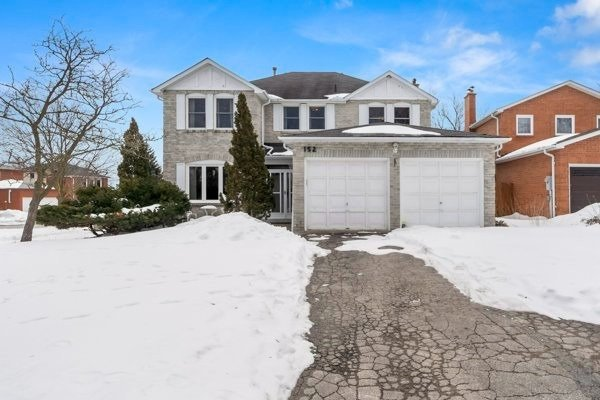 152 Kersey Cres, Richmond Hill