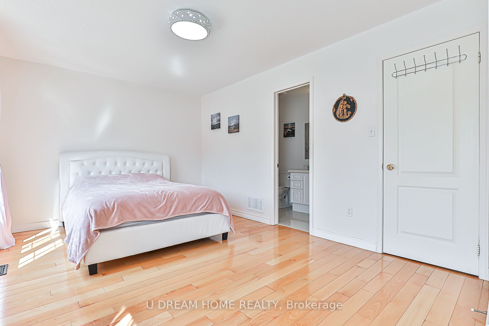 8 Kingsley Road