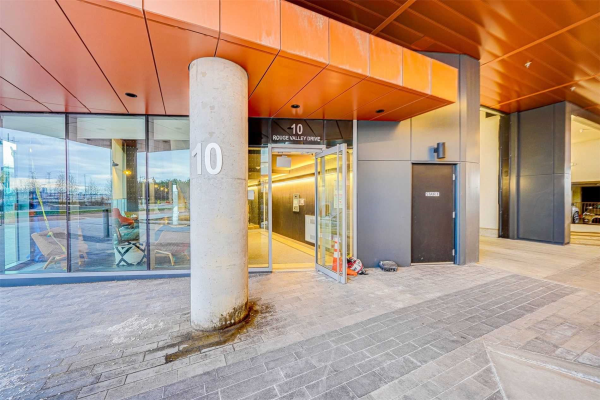 10 Rouge Valley Dr W, Markham
