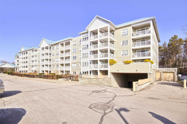 900 Bogart Mill Tr, Newmarket