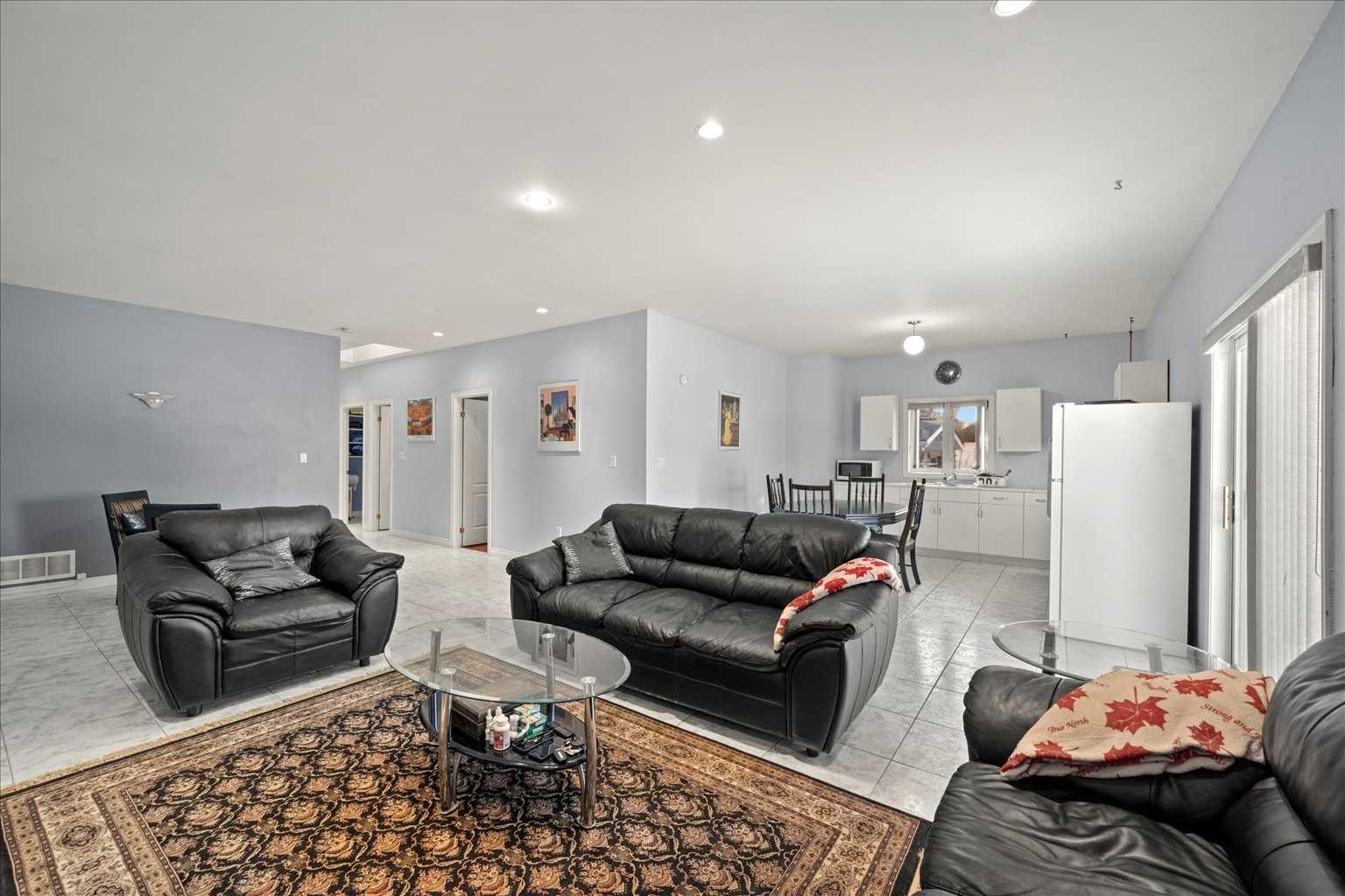 13076 Keele St