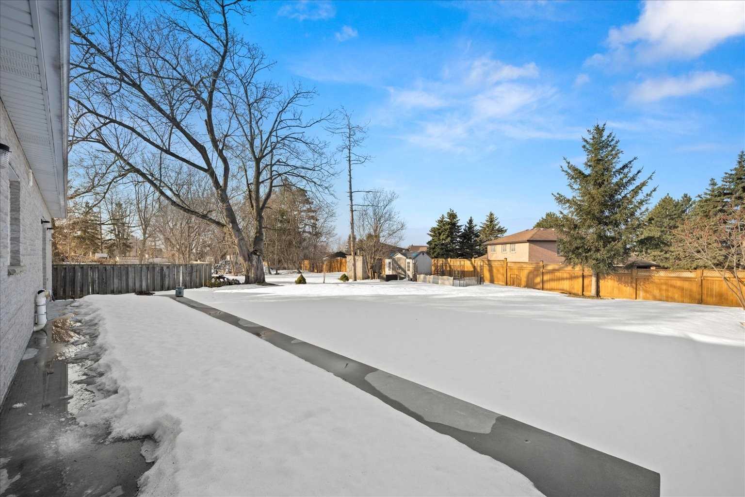 13076 Keele St