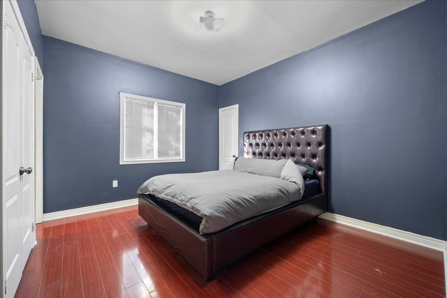 13076 Keele St