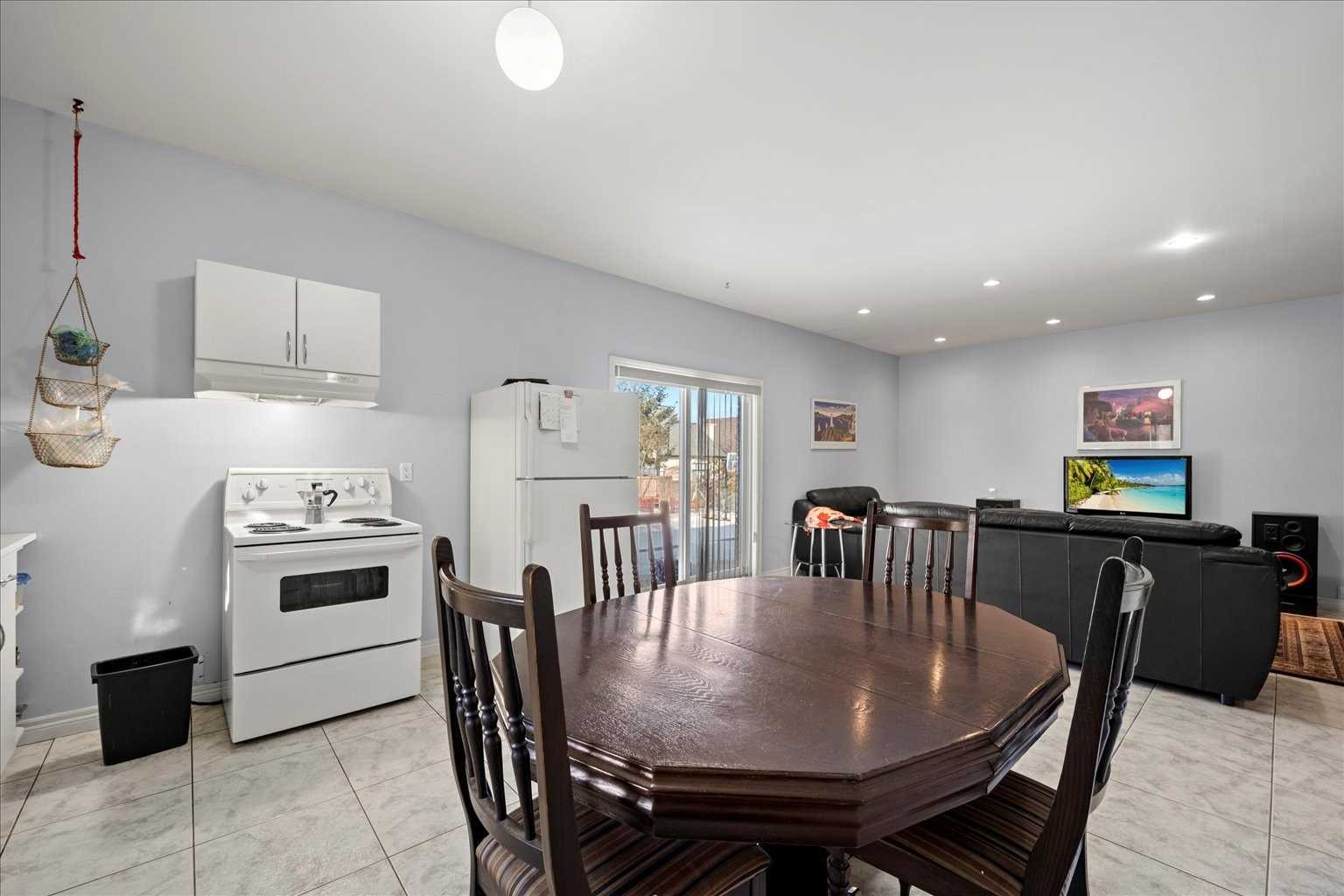 13076 Keele St