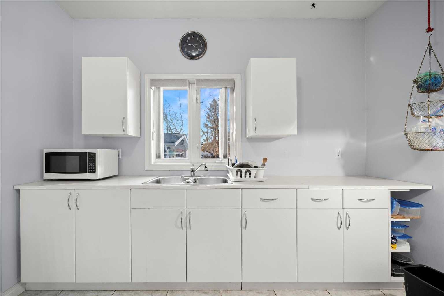 13076 Keele St