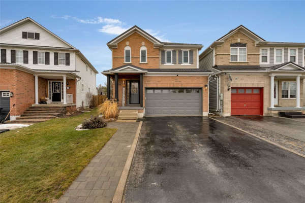 141 Maplewood Dr, Essa