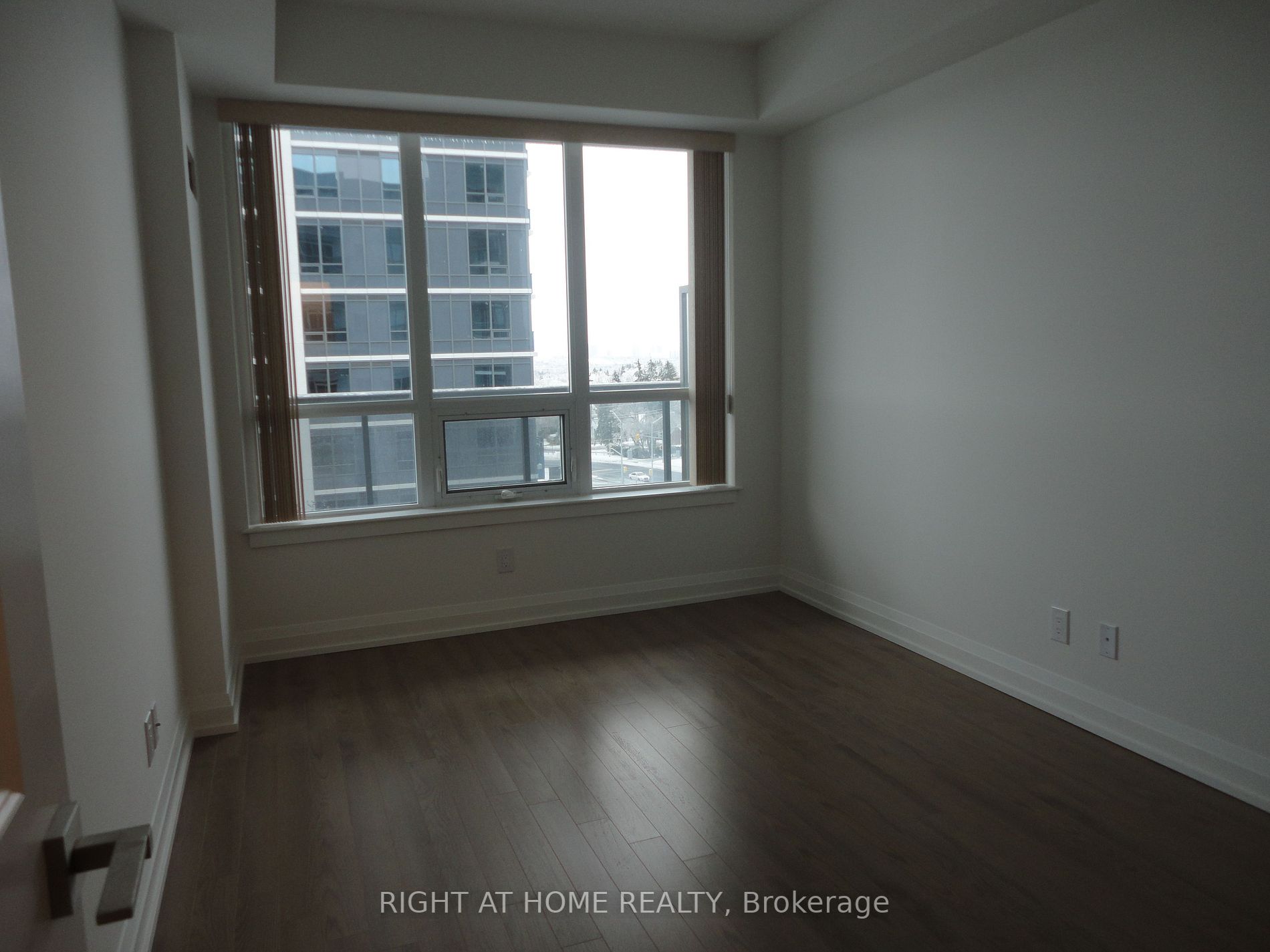 7171 Yonge St, #536