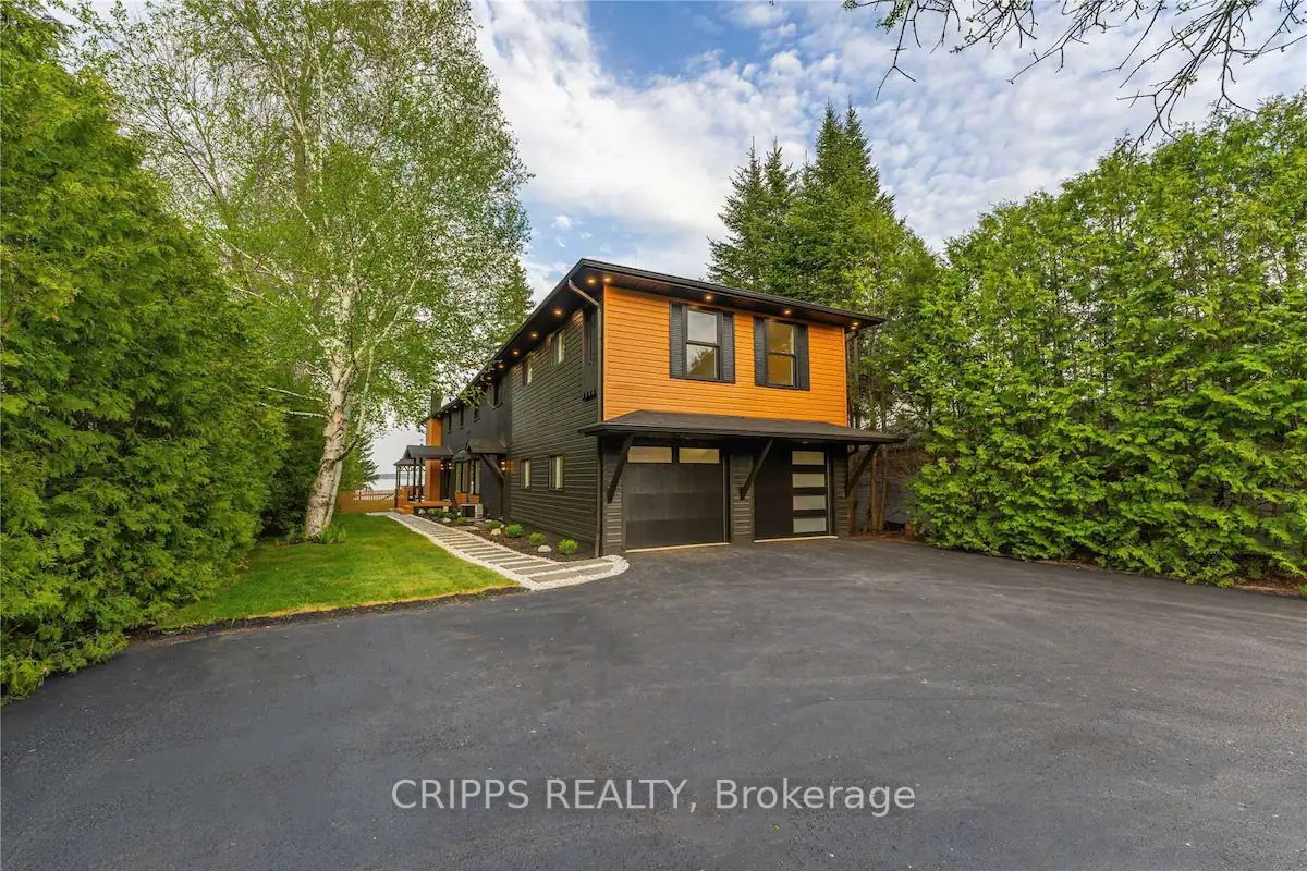 943 Barry Ave