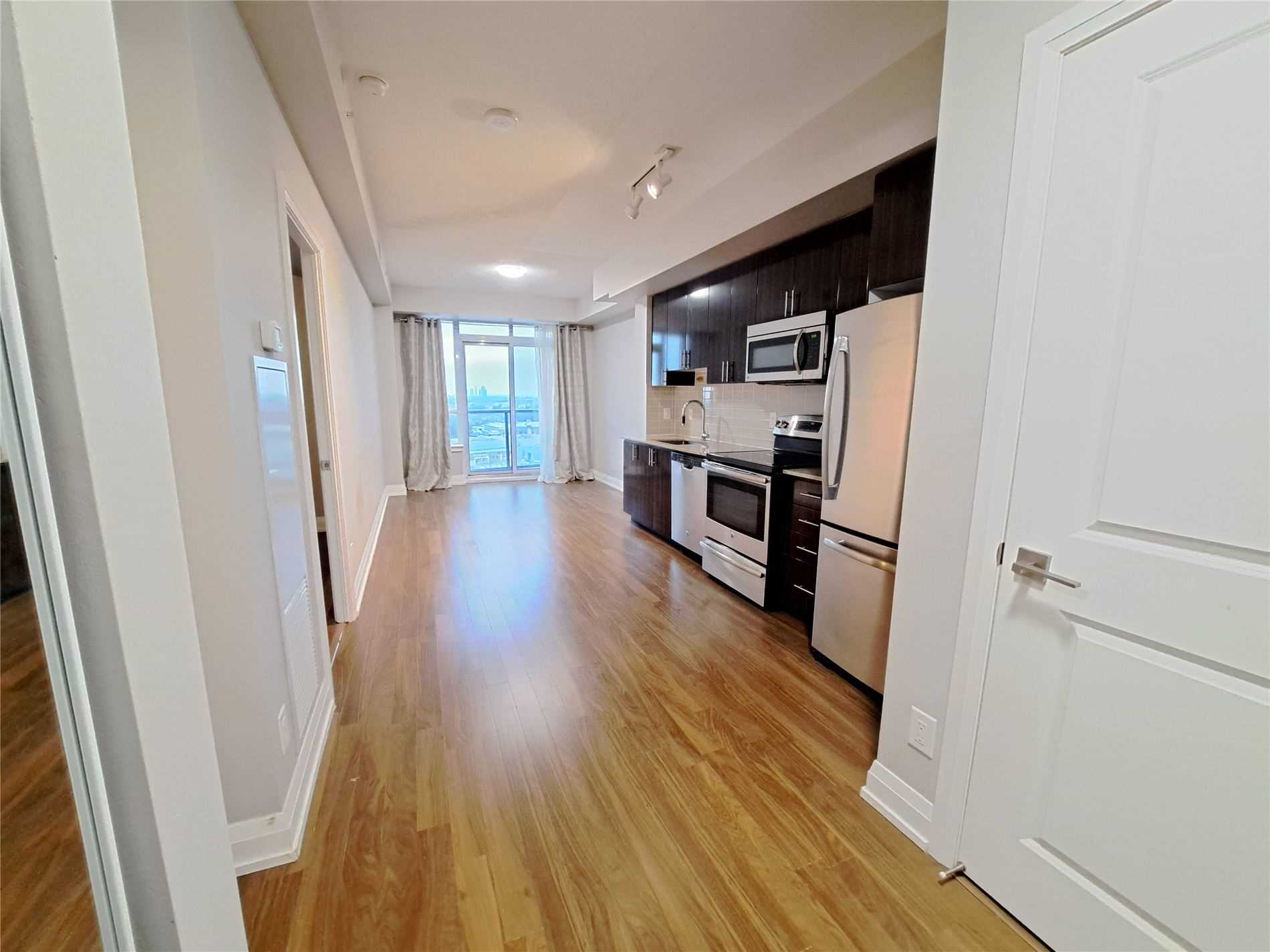 7161 Yonge Street, #820